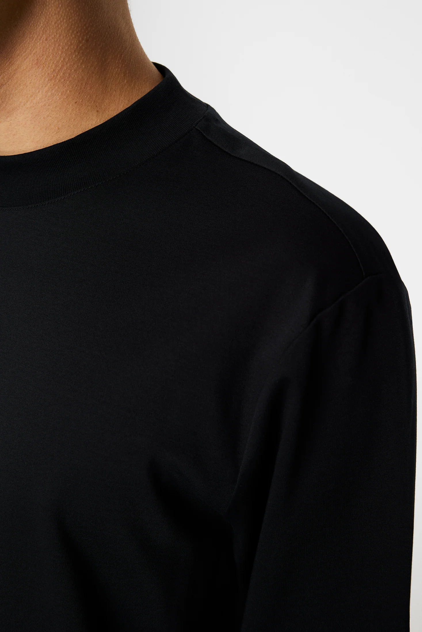 Ace Mock Neck LS T-Shirt / Black - Image 6
