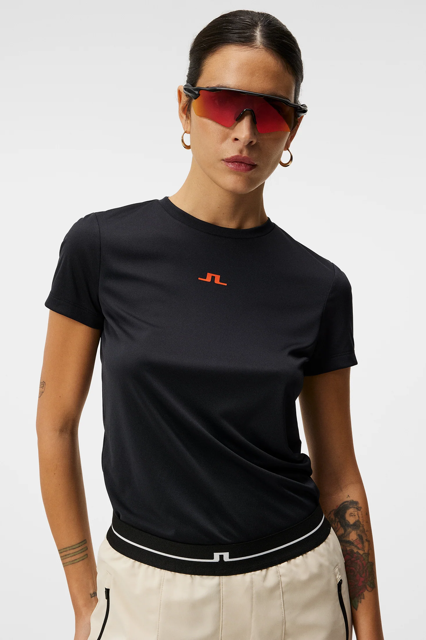 Ada T-shirt / Black - Image 5