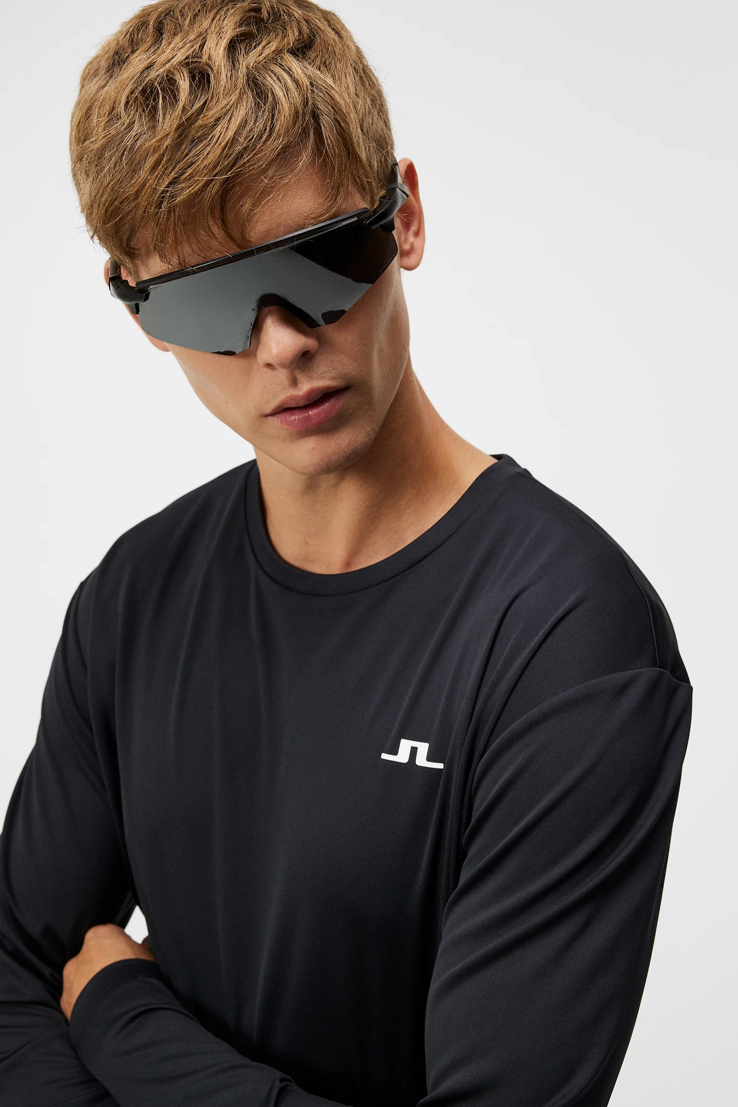 Ade T-shirt LS / Black - Image 5