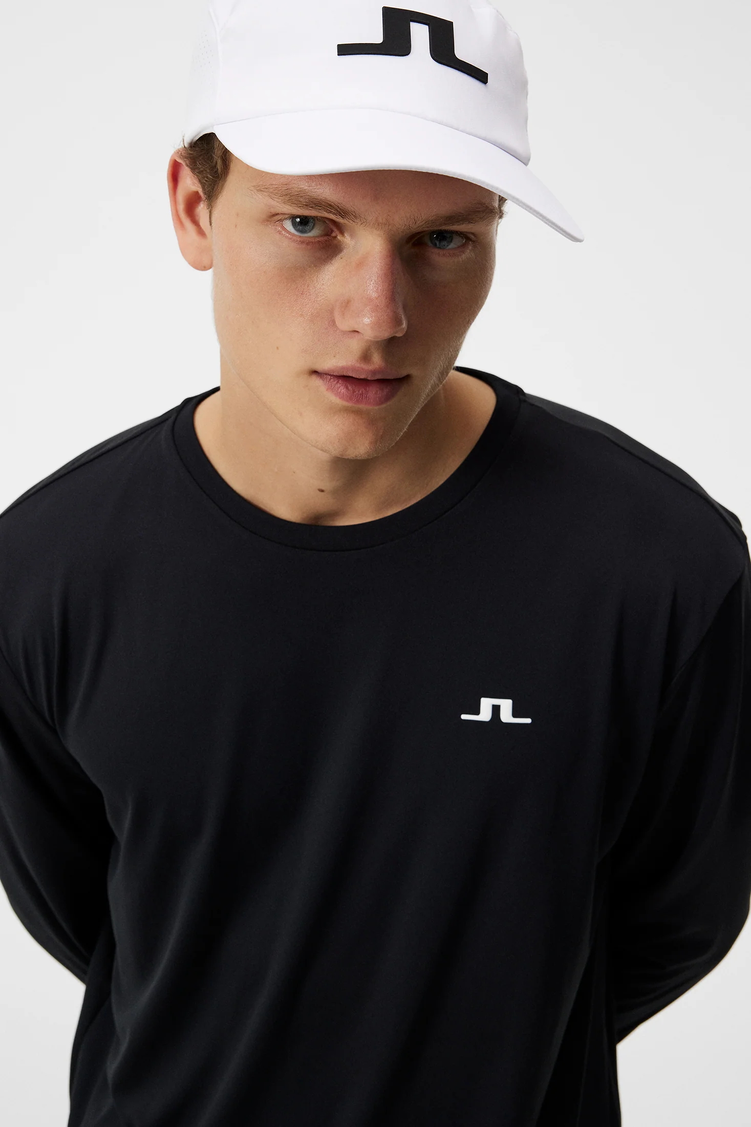 Ade T-shirt LS / Black - Image 5