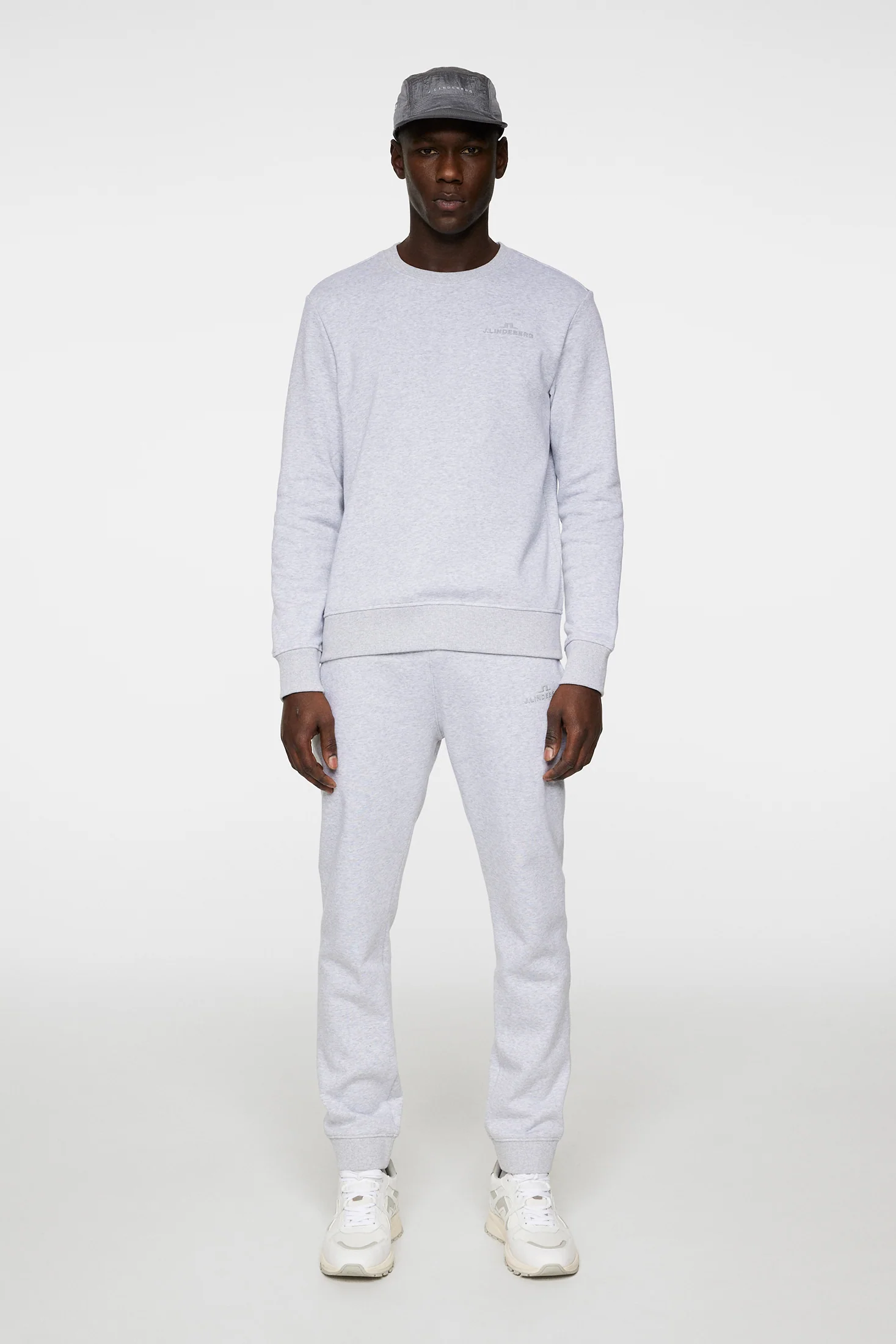 Alpha Crew Neck / Light Grey Melange - Image 4