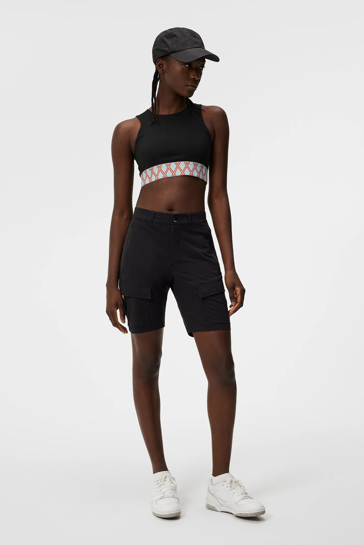 Anya Shorts / Black - Image 4
