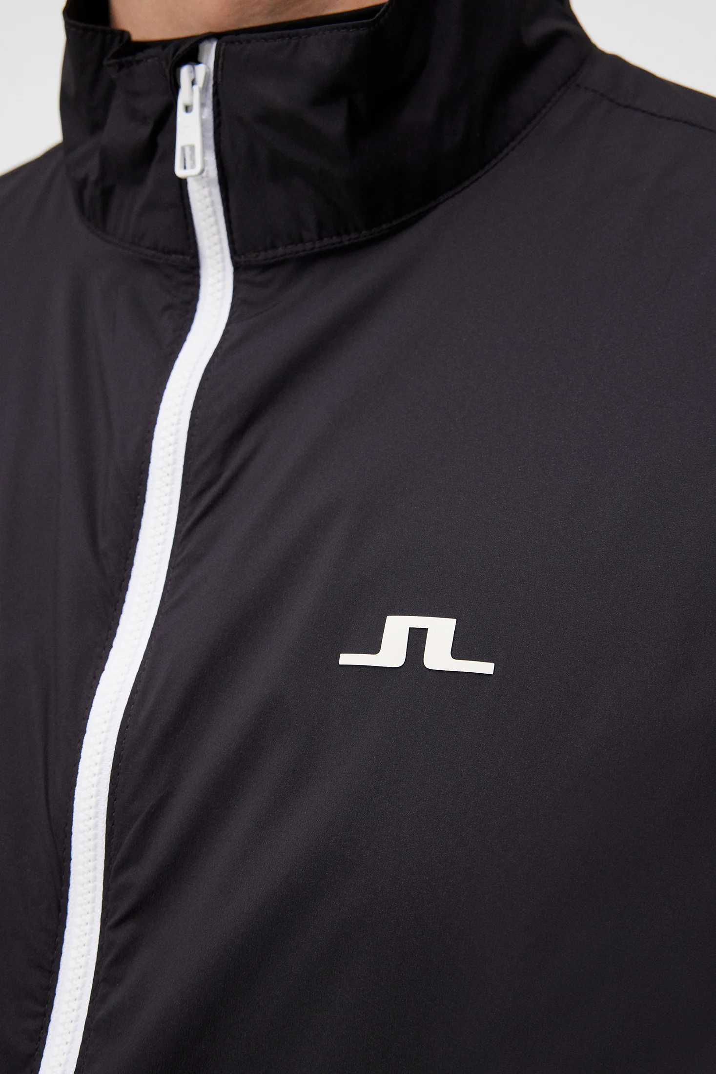 Ash Light Packable Jacket / Black - Image 6