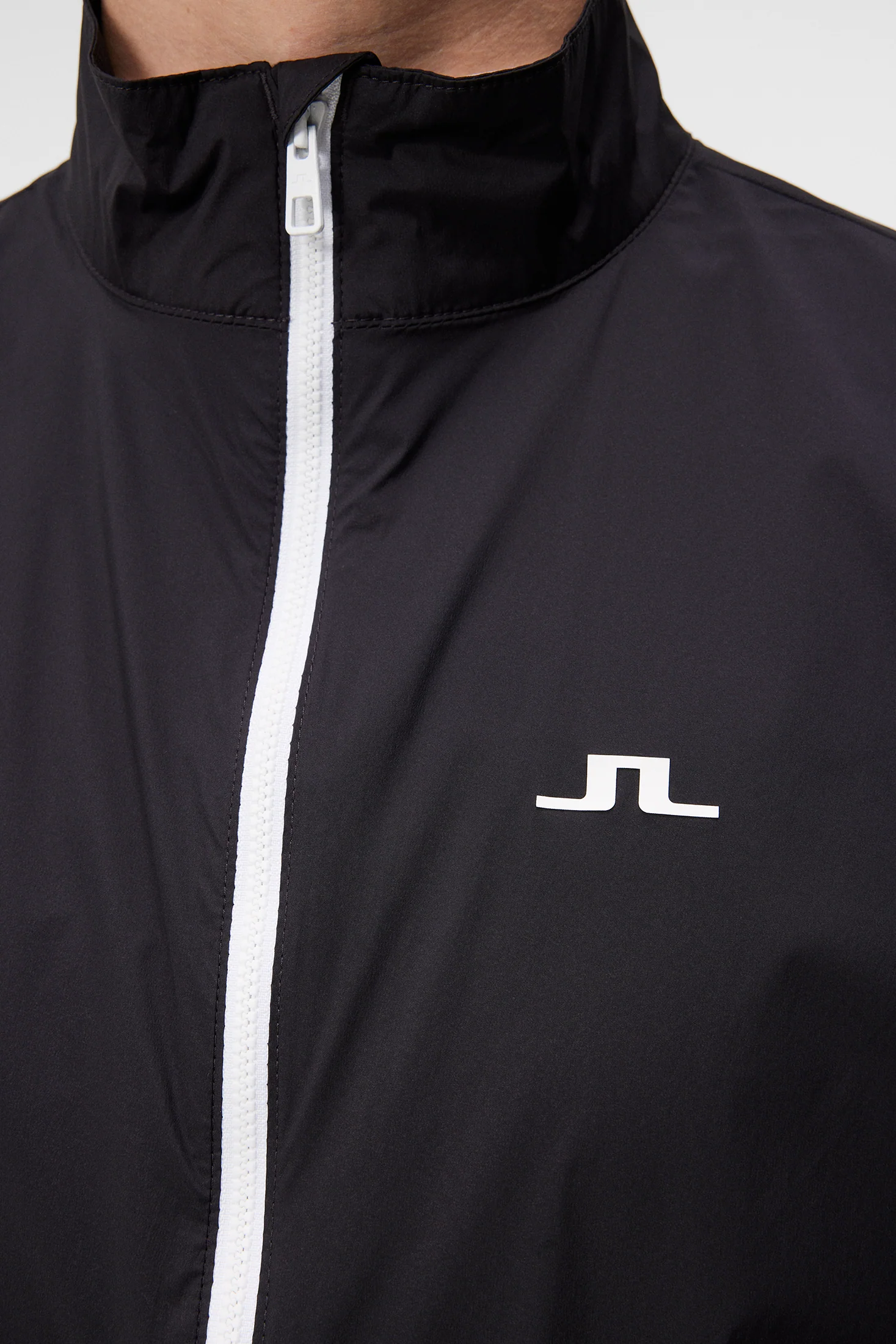 Ash Light Packable Vest / Black - Image 6