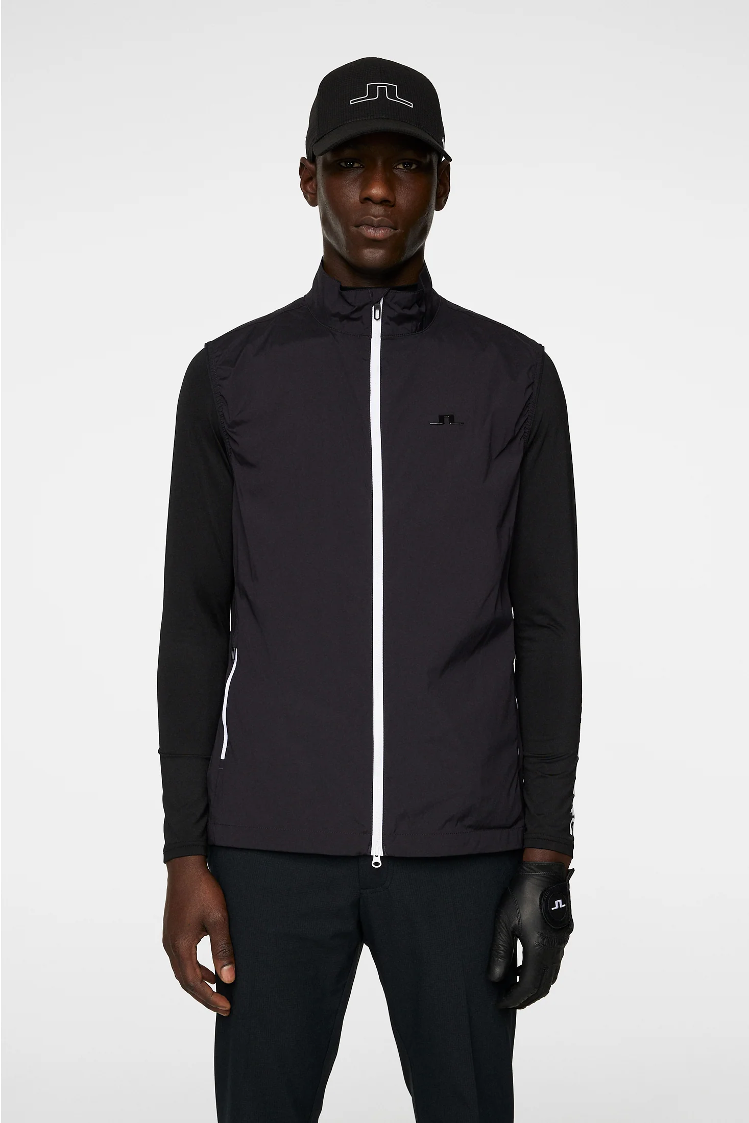 Ash Light Packable Vest / Black - Image 2