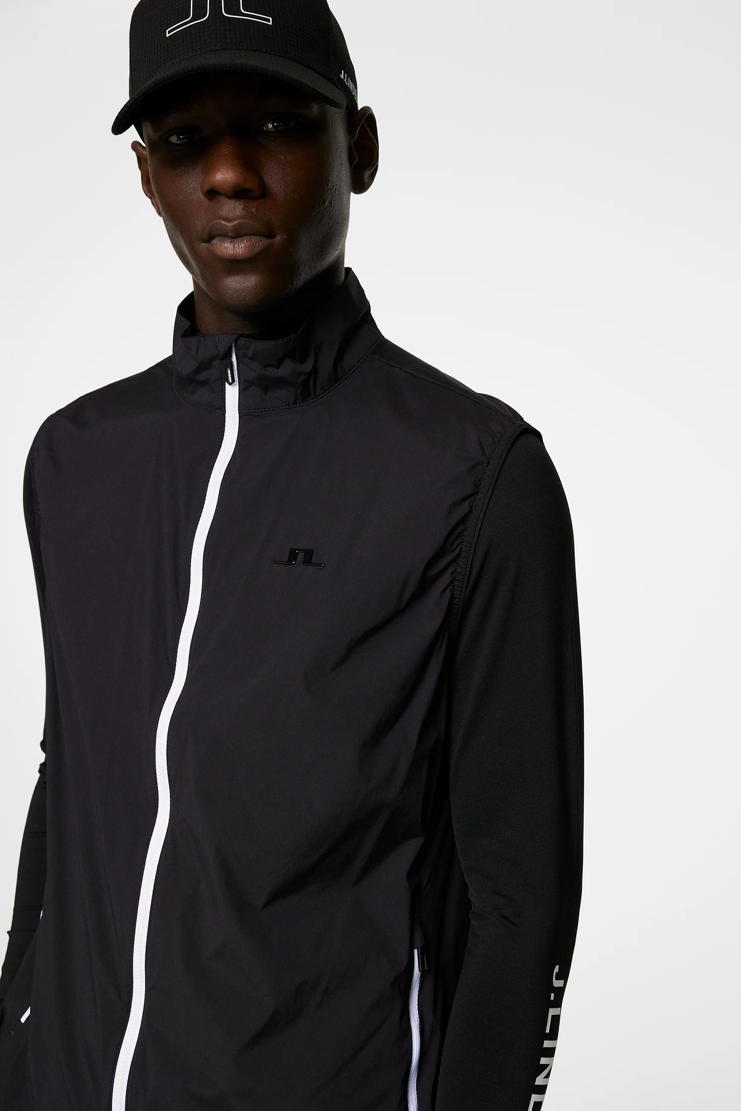 Ash Light Packable Vest / Black - Image 5