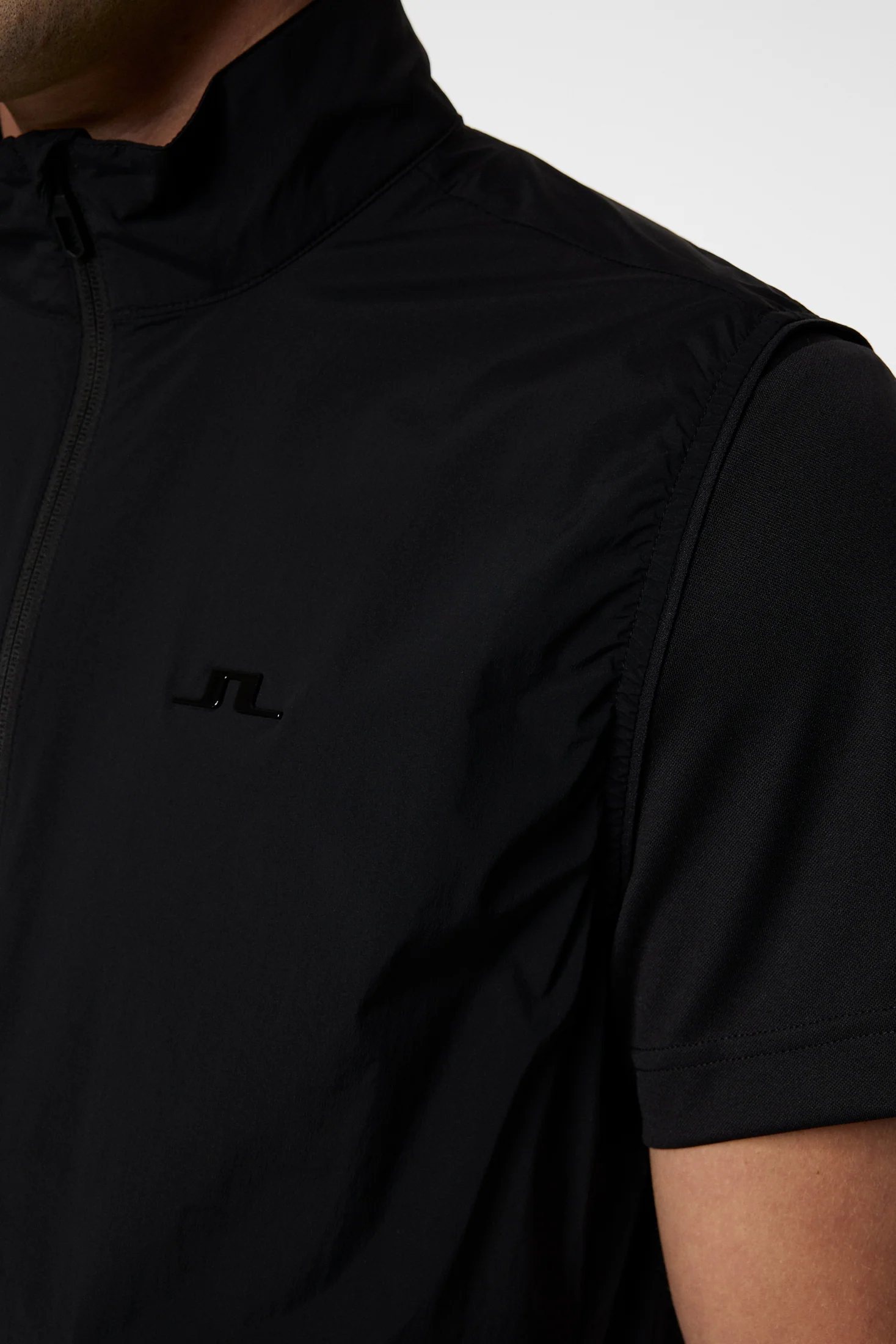 Ash Light Packable Vest / Black - Image 6