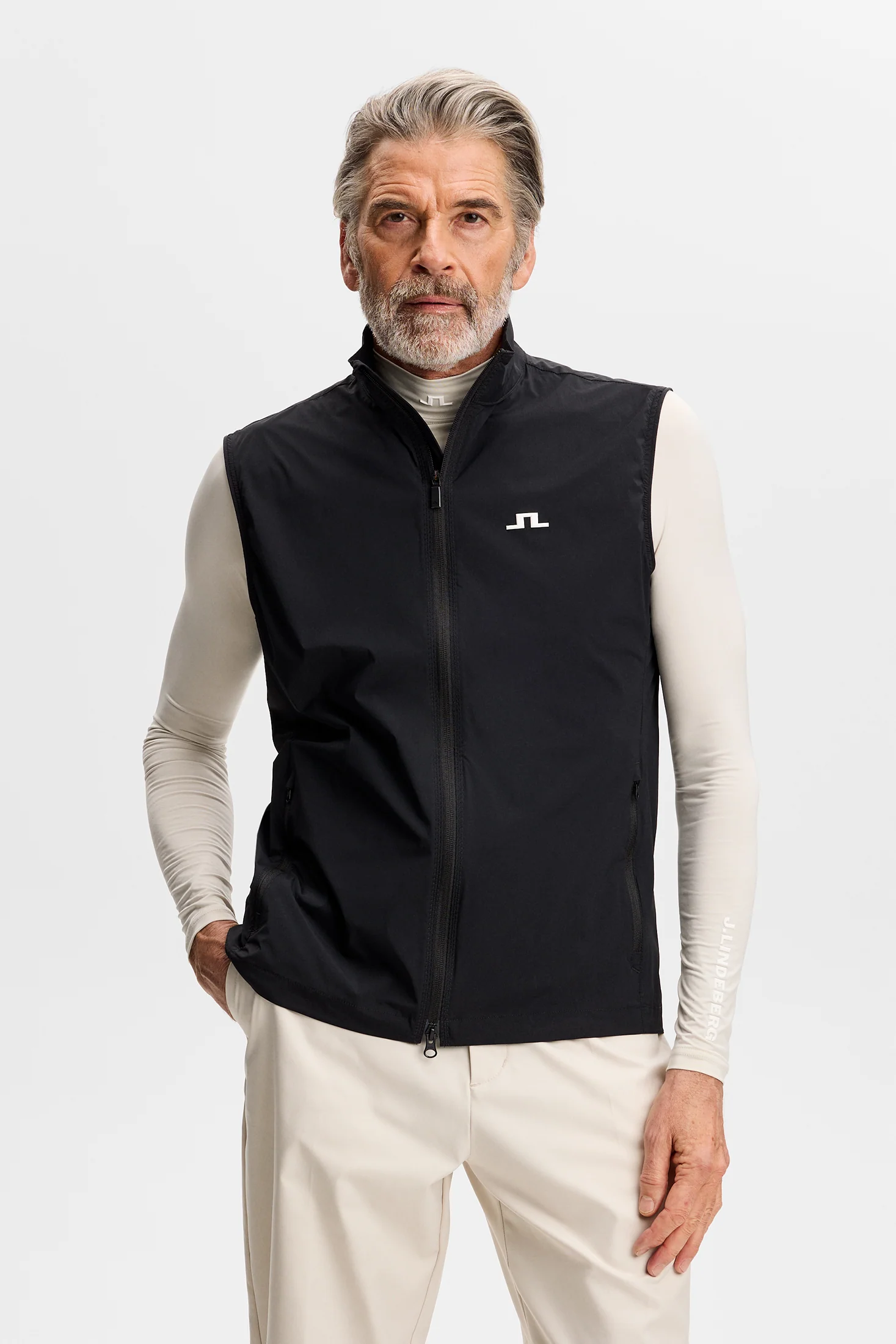 Ash Light Packable Vest / Black - Image 2
