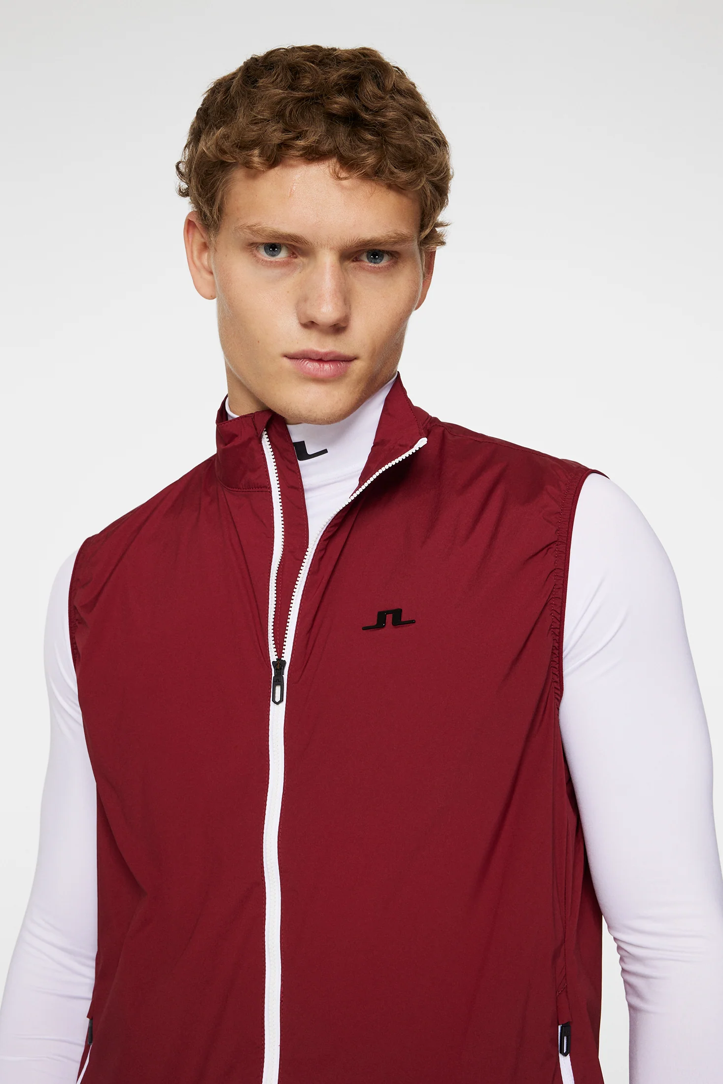 Ash Light Packable Vest / Cabernet - Image 5
