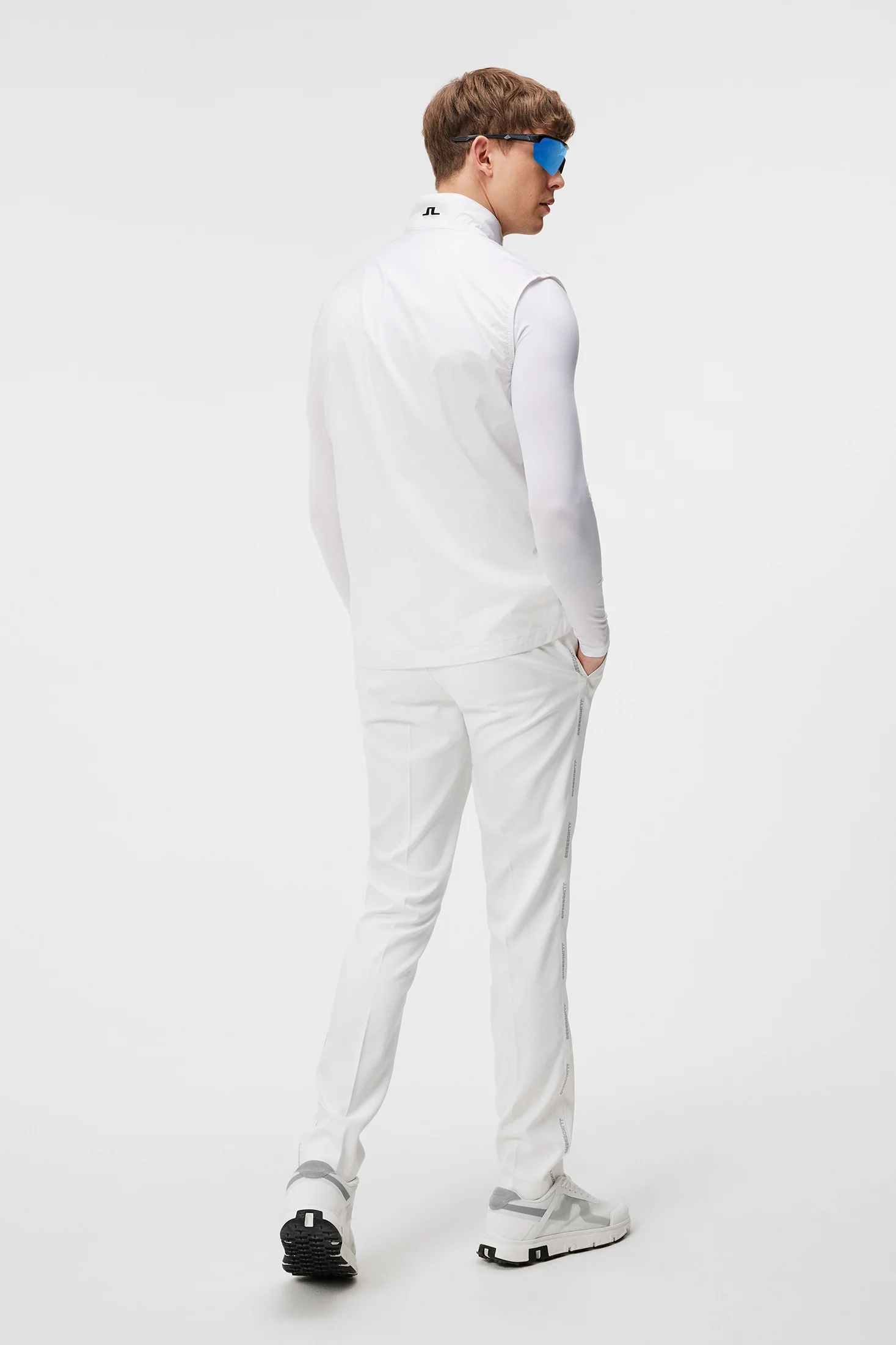 Ash Light Packable Vest / White - Image 3