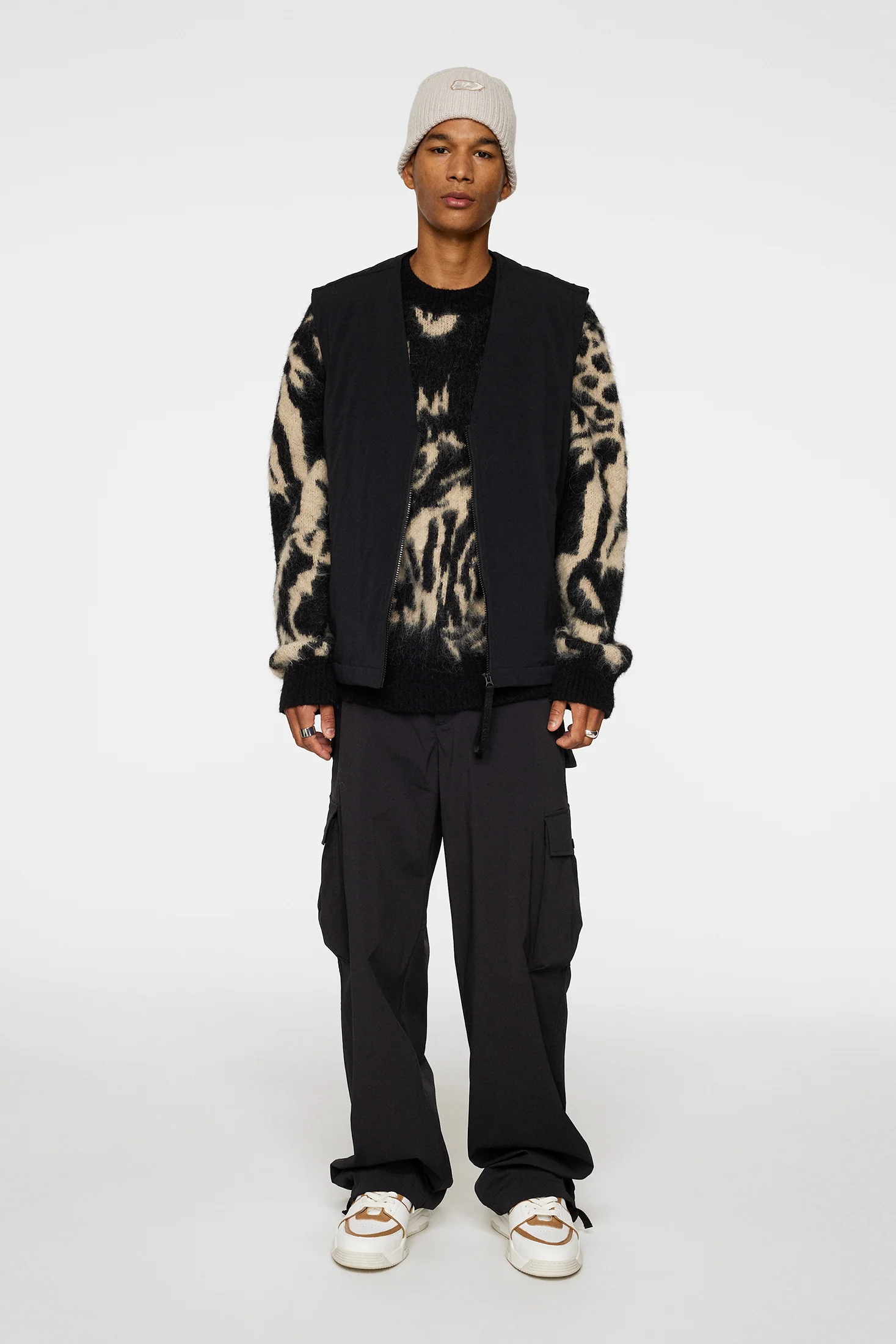 Cain Padded Vest / Black - Image 4
