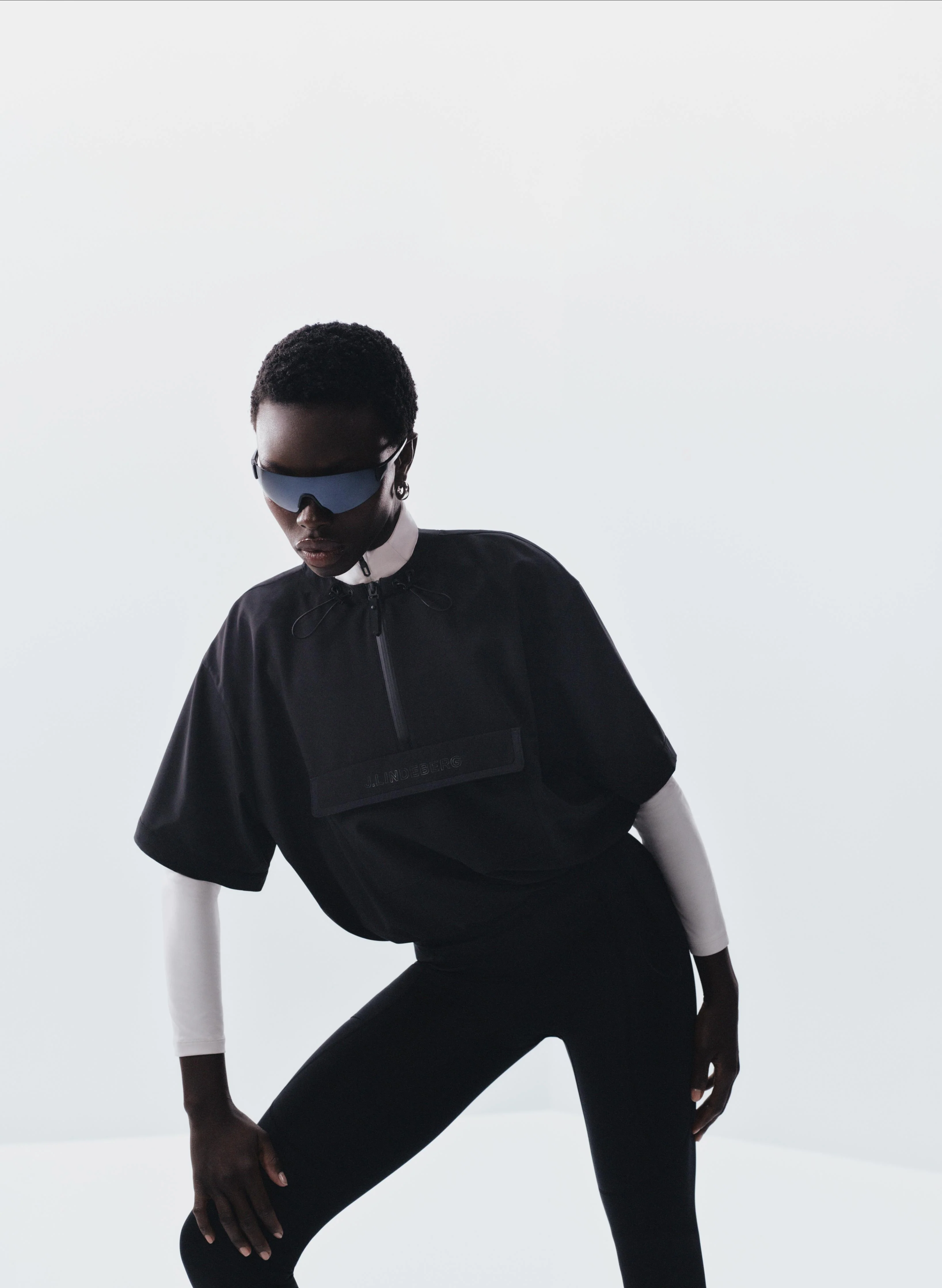 Chrisann Short Sleeve Pullover / Black - Image 8