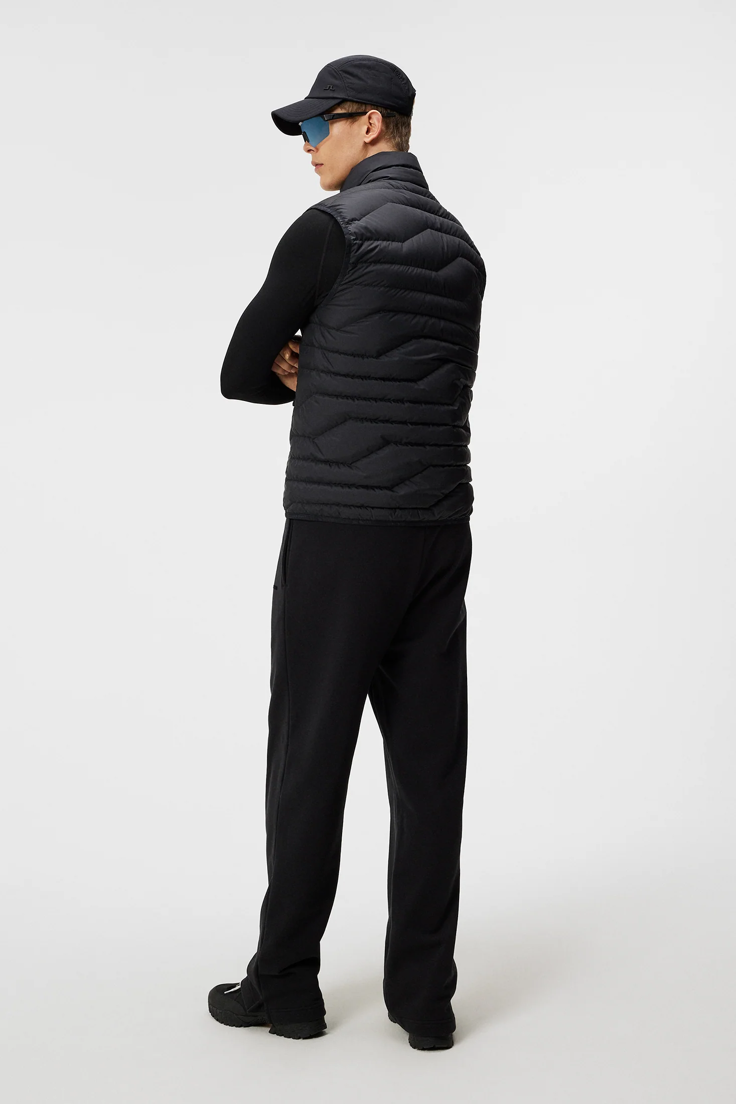 Cliff Light Down Vest / Black - Image 3