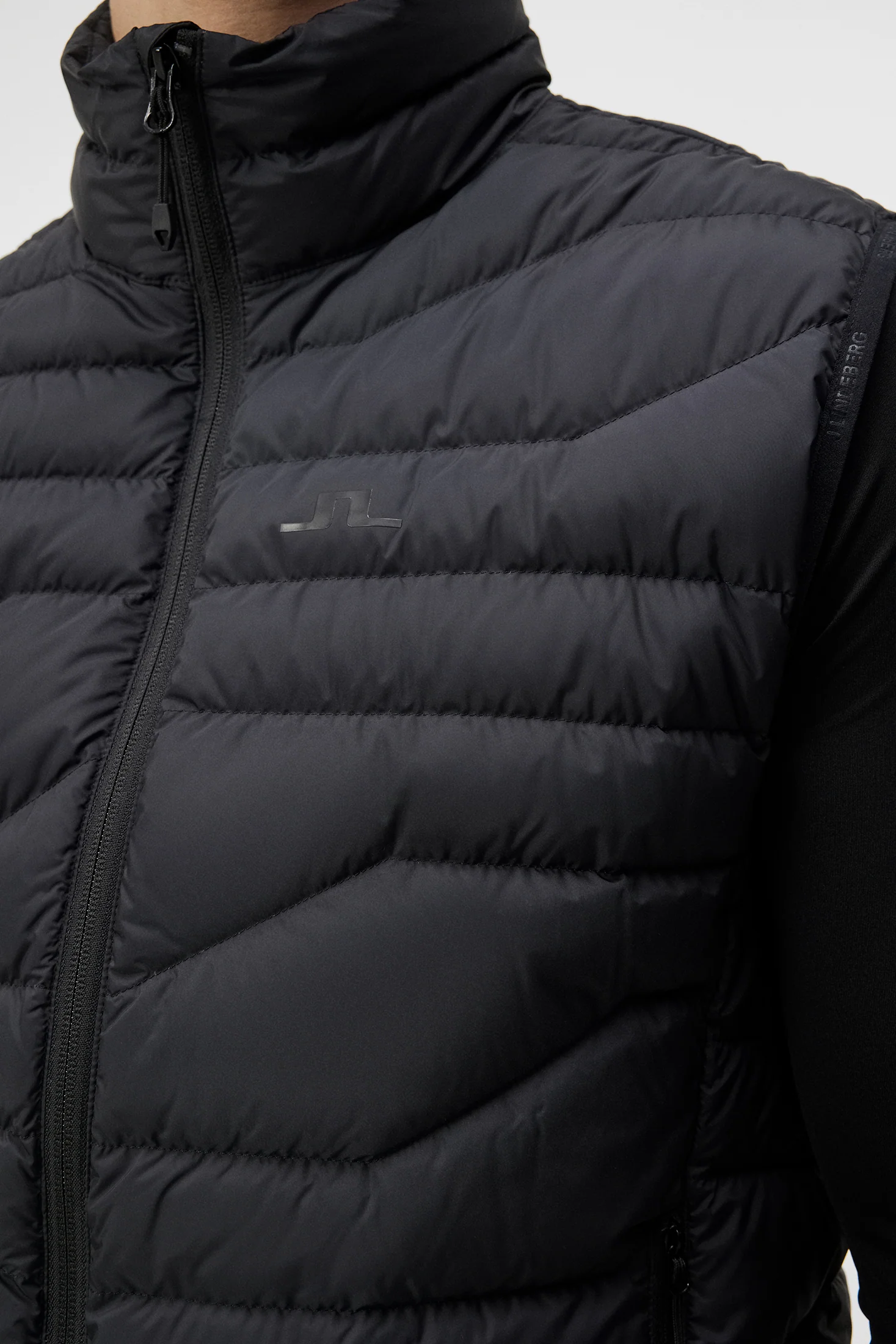 Cliff Light Down Vest / Black - Image 6