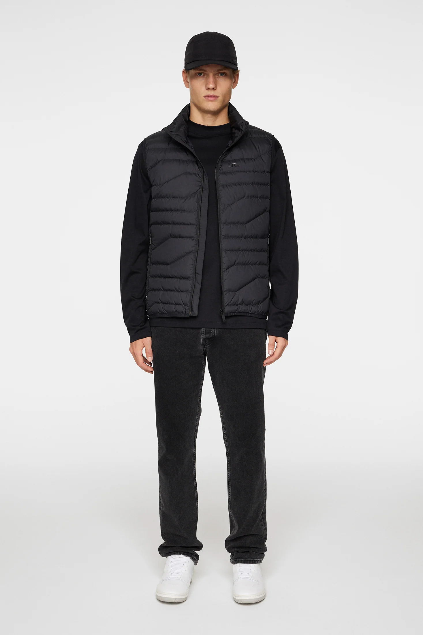 Cliff Light Down Vest / Black - Image 4