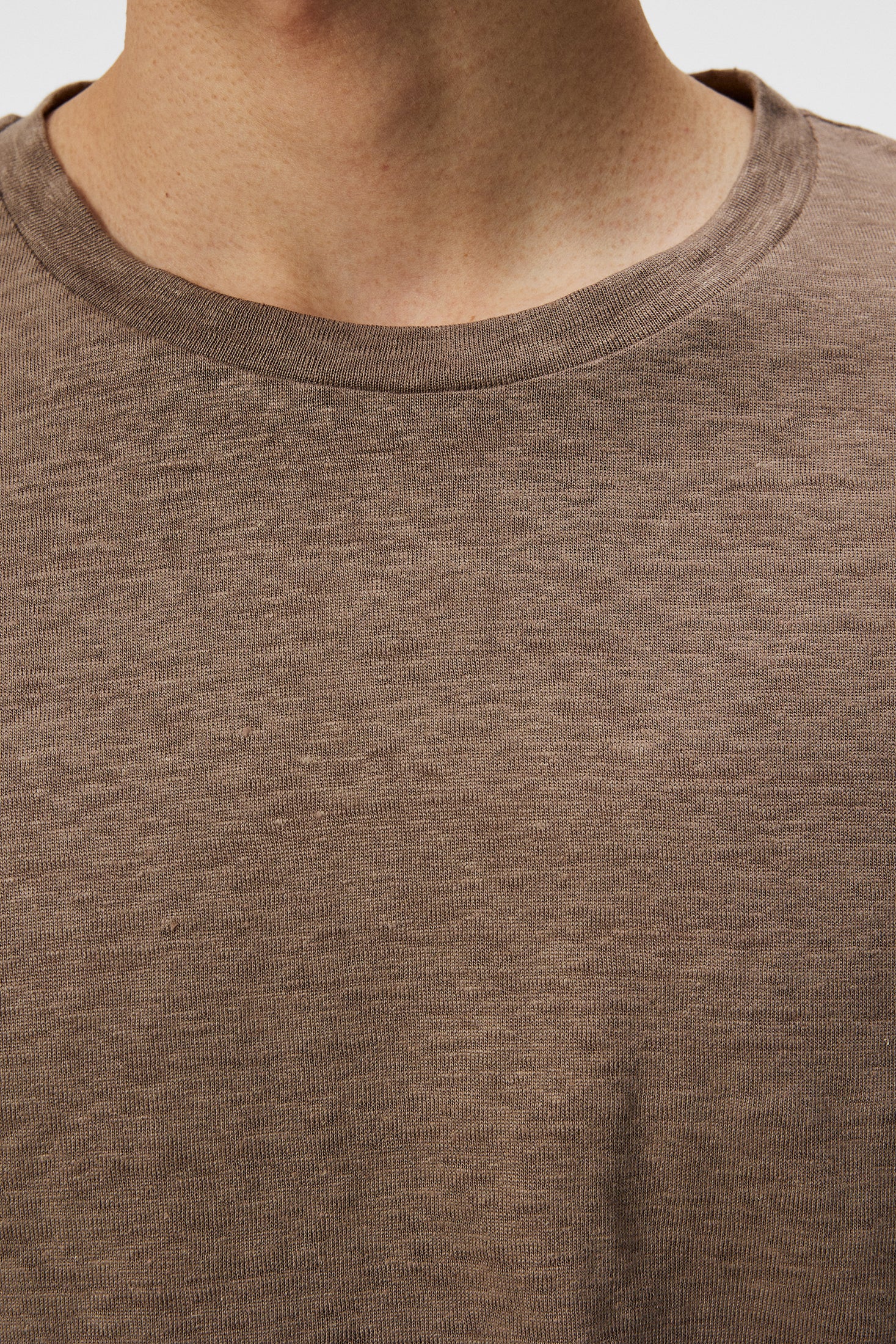 Coma Linen Tee / Walnut - Image 6