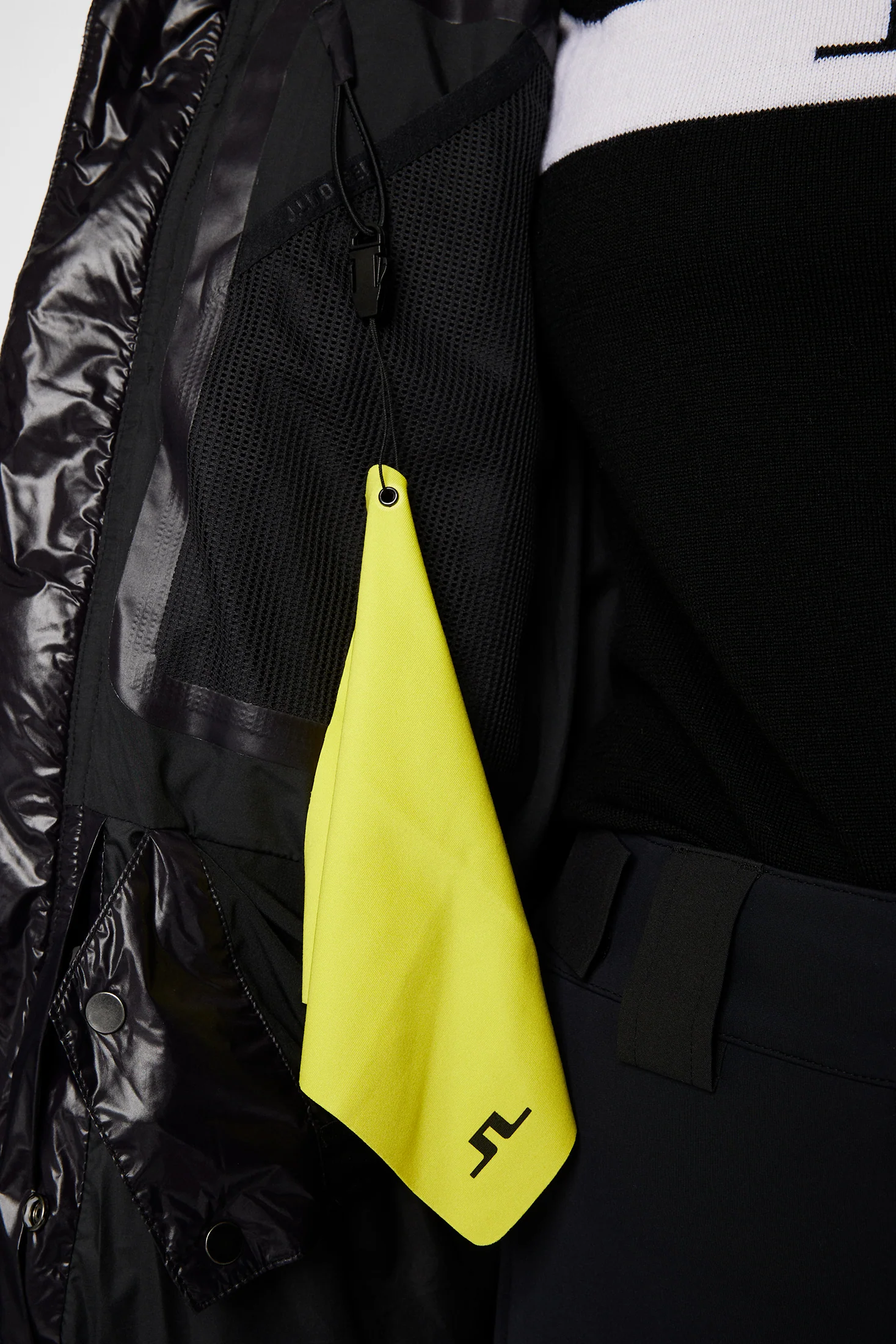 Creekside Down Jacket / Black - Image 7