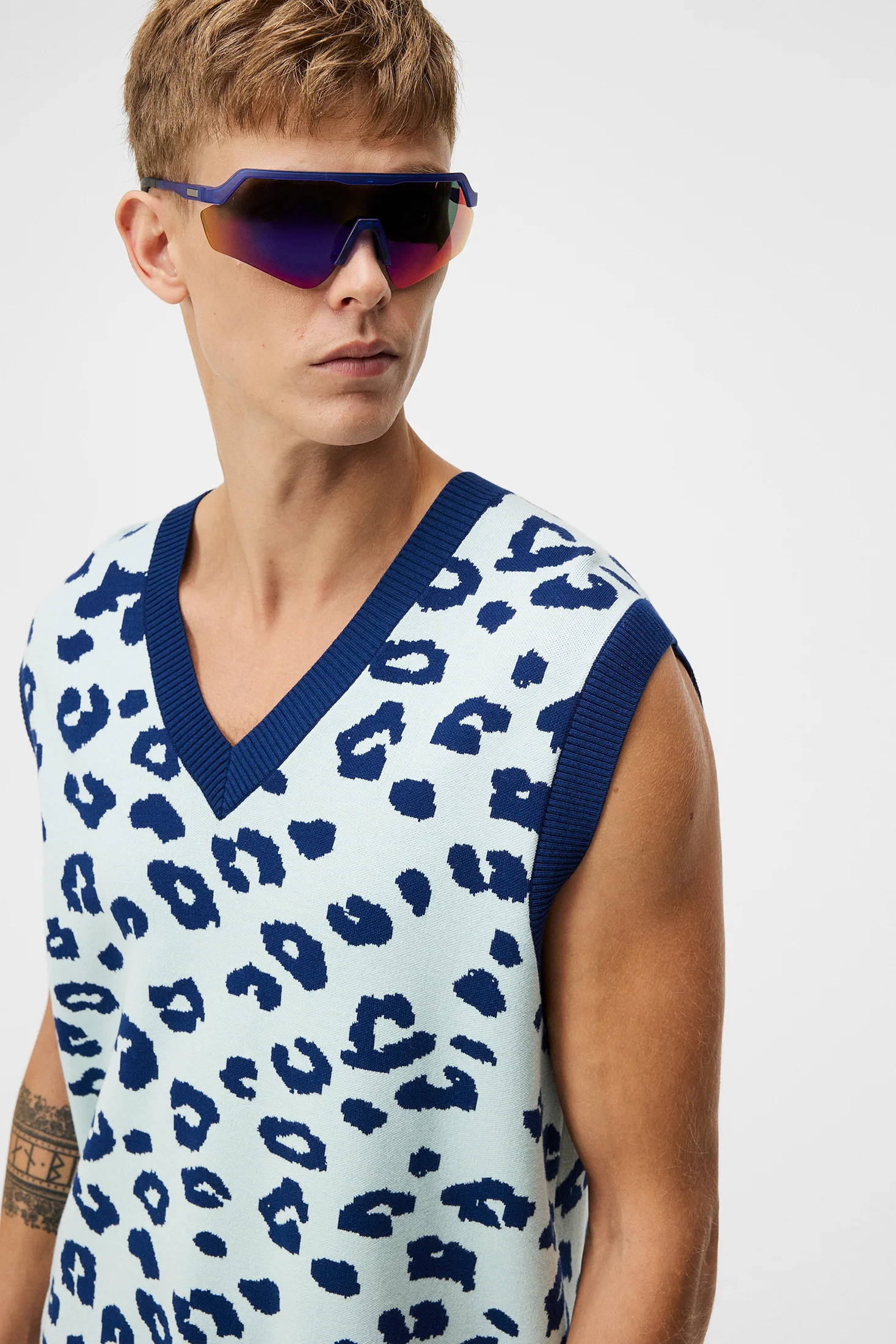 Elian Knitted Vest / Savanna Spa Retreat - Image 4