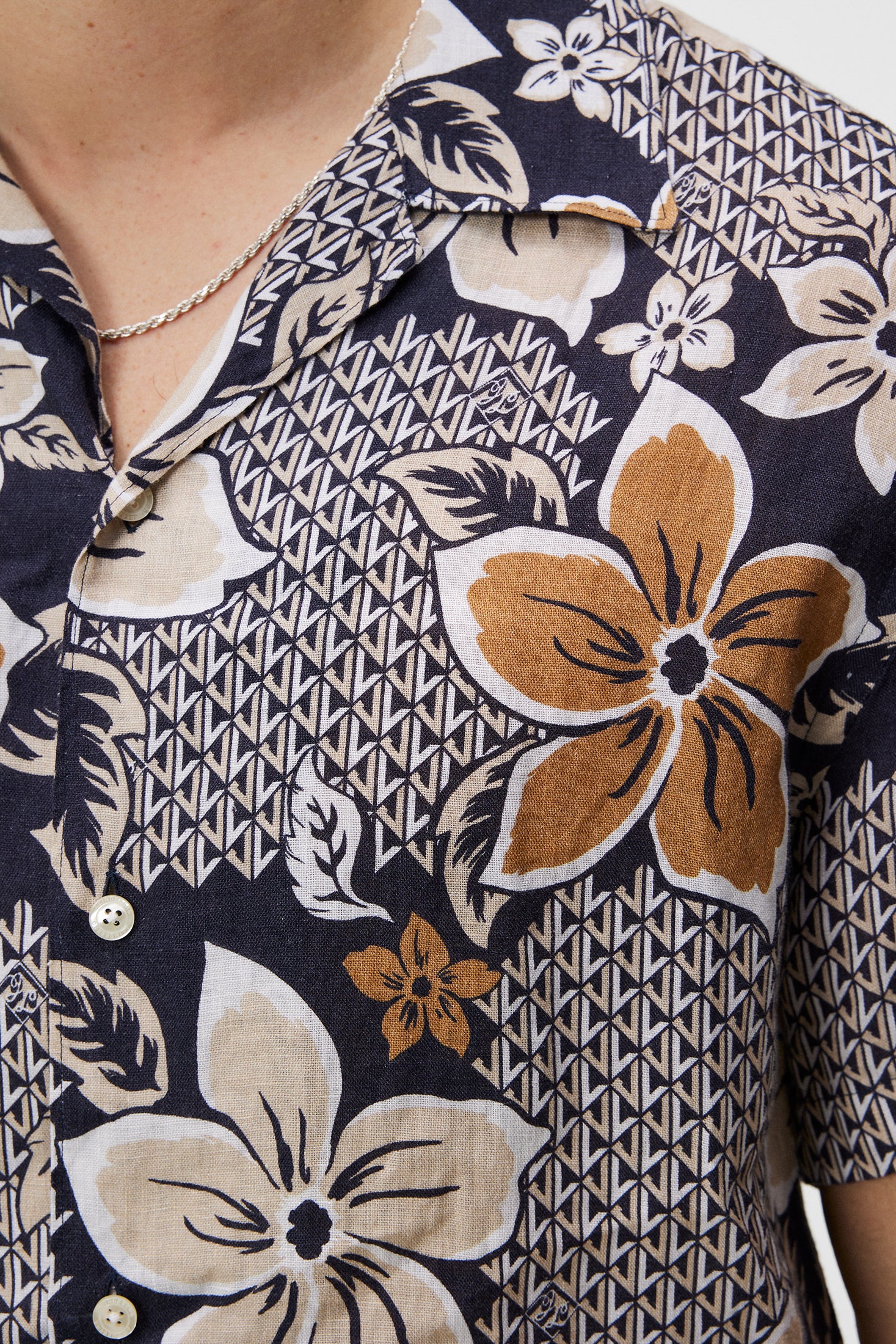 Elio Linen Island Floral Shirt / Island Floral Mix Safari - Image 6