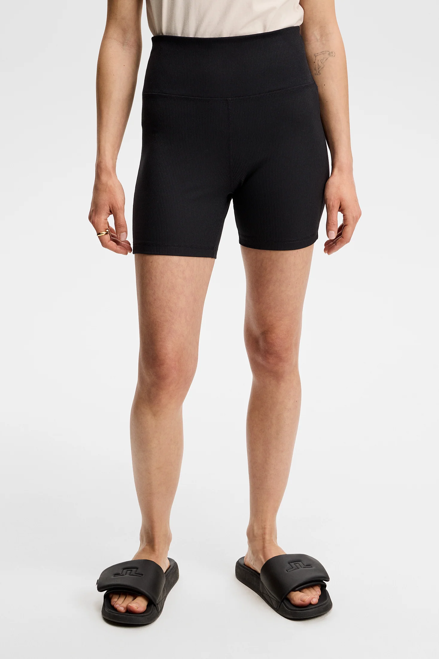 Elisa Biker Shorts / Black - Image 3