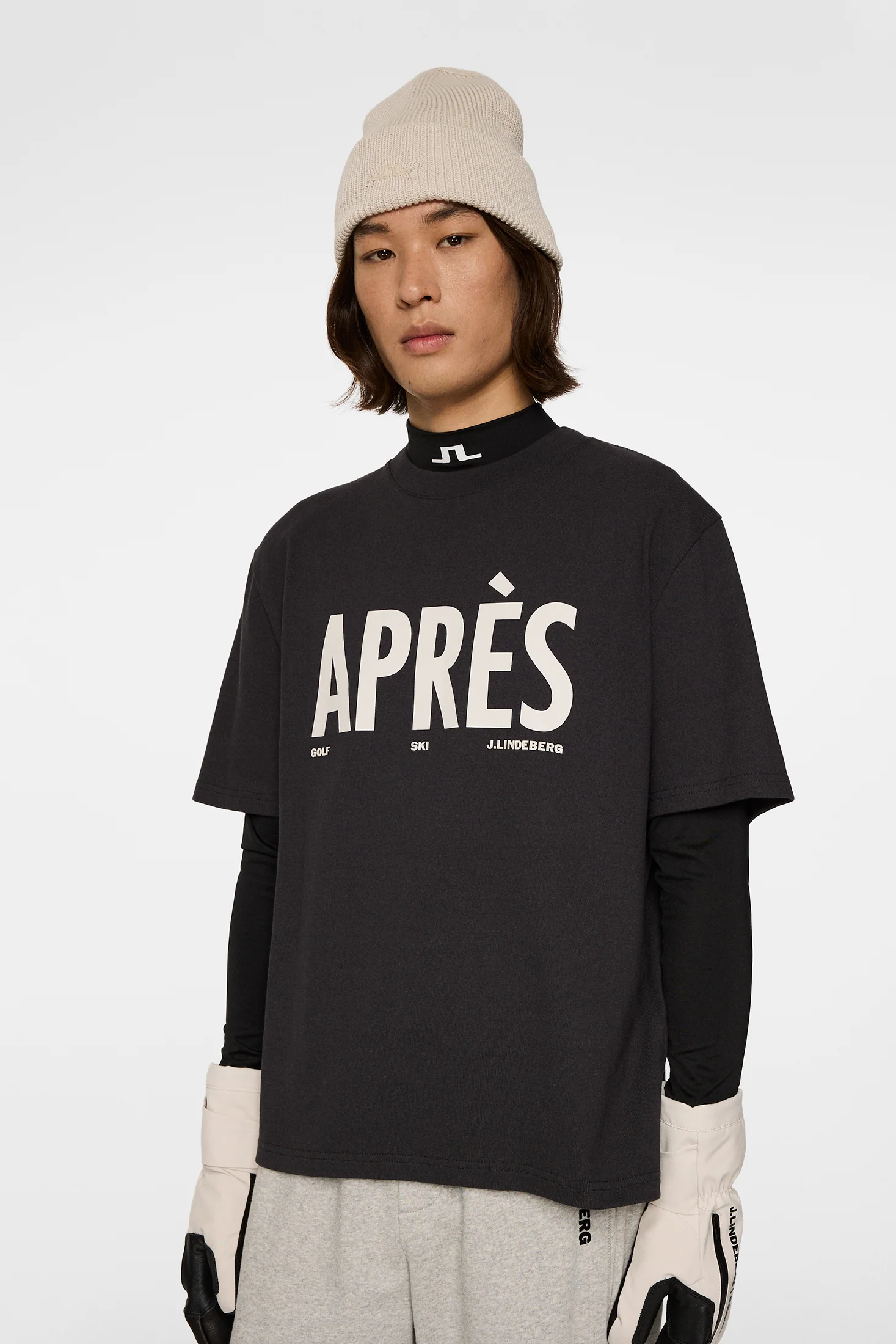 Hale Seasonal Logo T-shirt / Black - Image 5