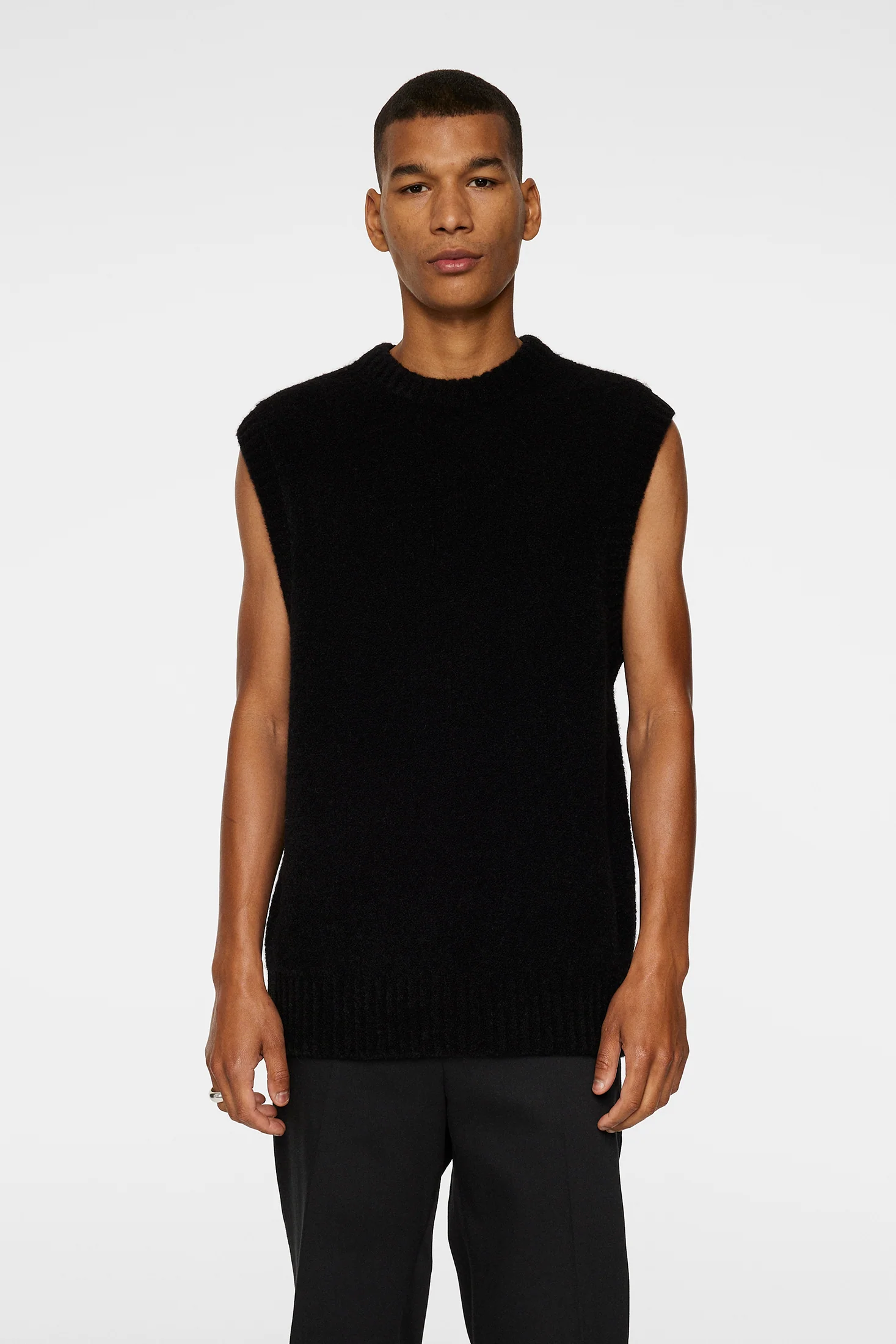 Hardy Knitted Vest / Black - Image 2