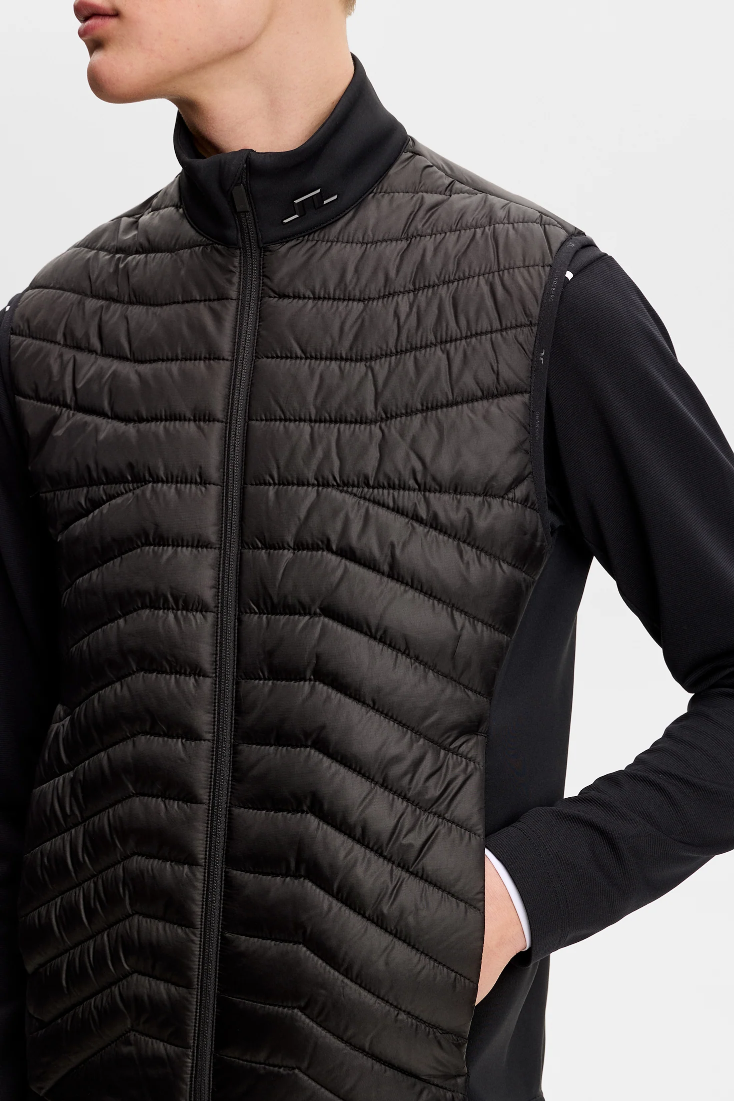 Heyden Quilt Hybrid Vest / Black - Image 5