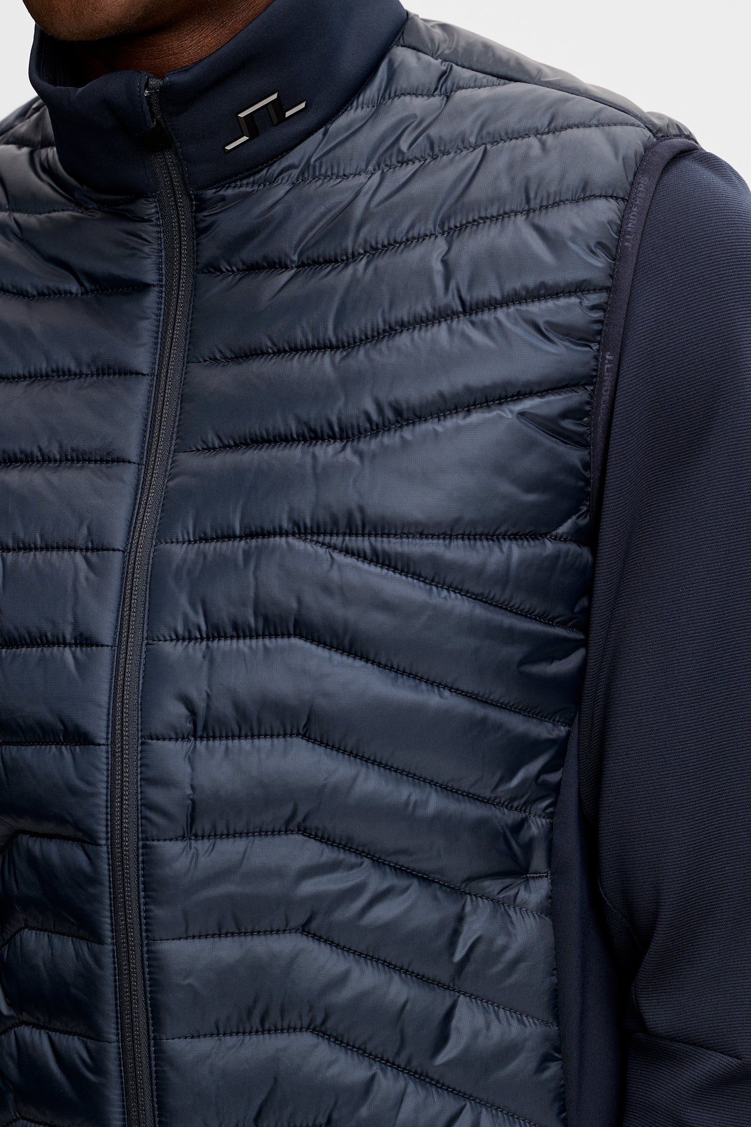 Heyden Quilt Hybrid Vest / JL Navy - Image 6
