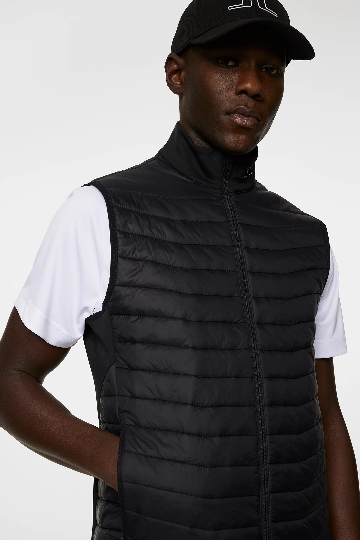 Holden Quilt Hybrid Vest / Black - Image 6
