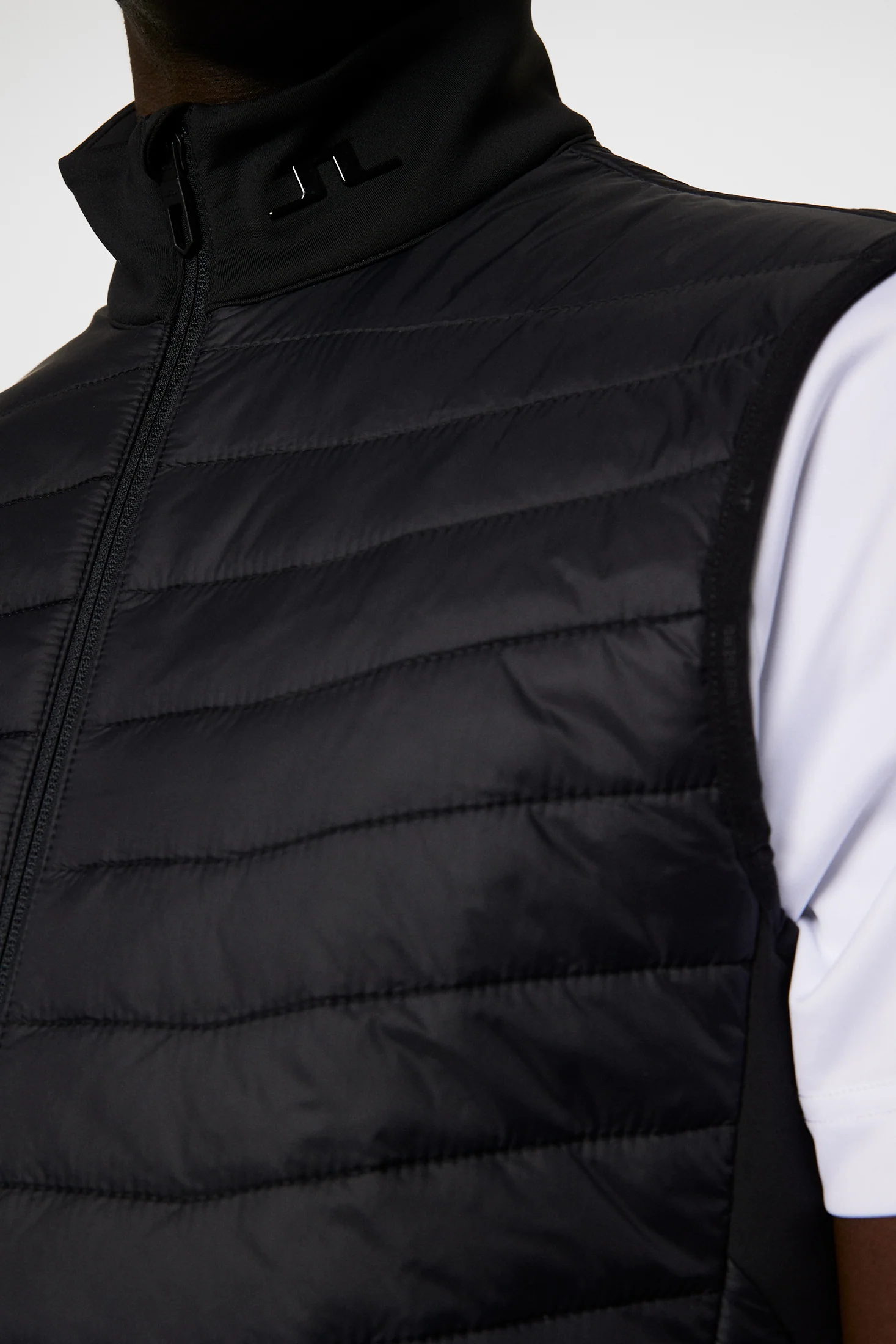 Holden Quilt Hybrid Vest / Black - Image 7