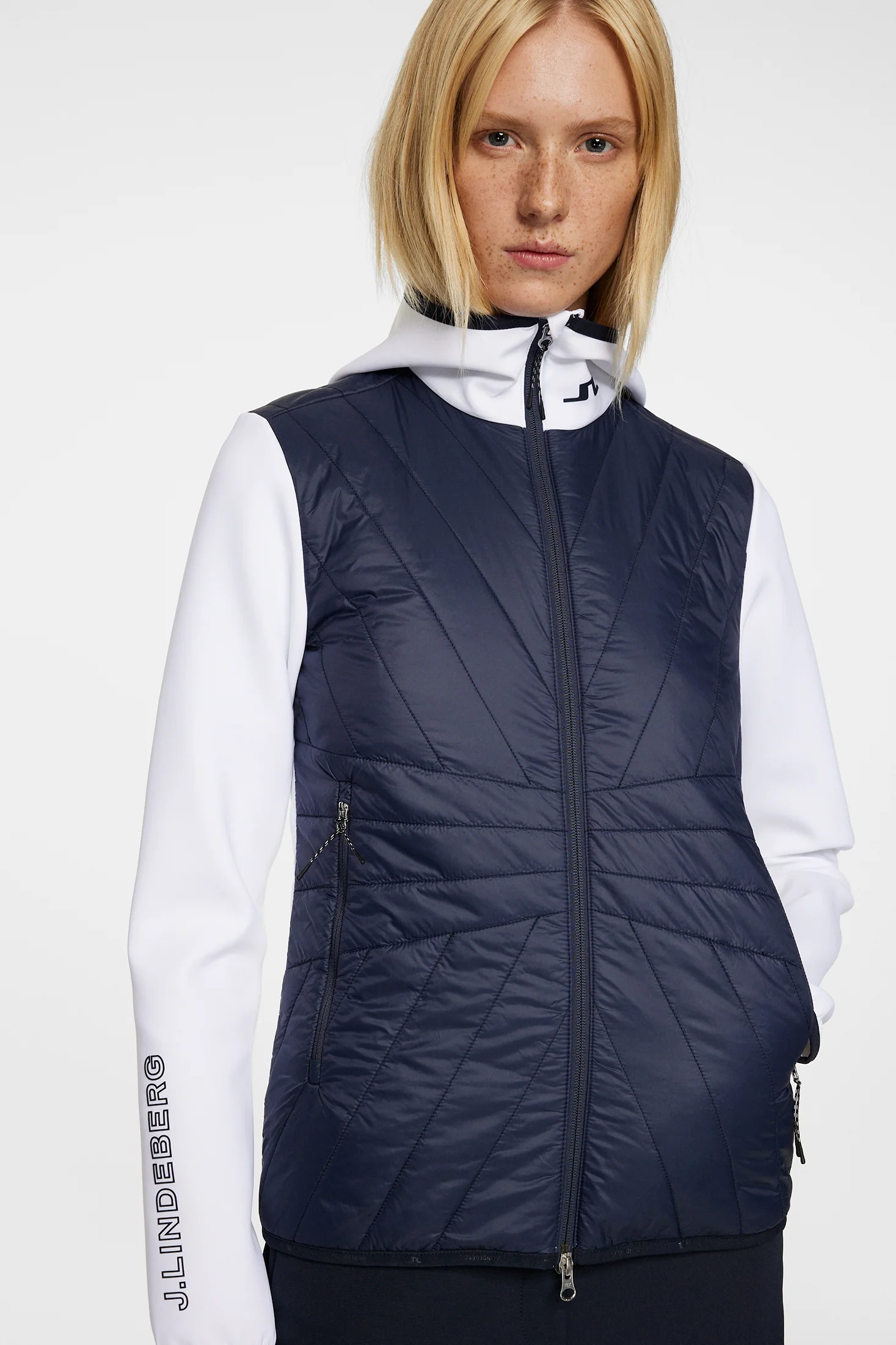 Holma Quilt Hybrid Hood / JL Navy - Image 5