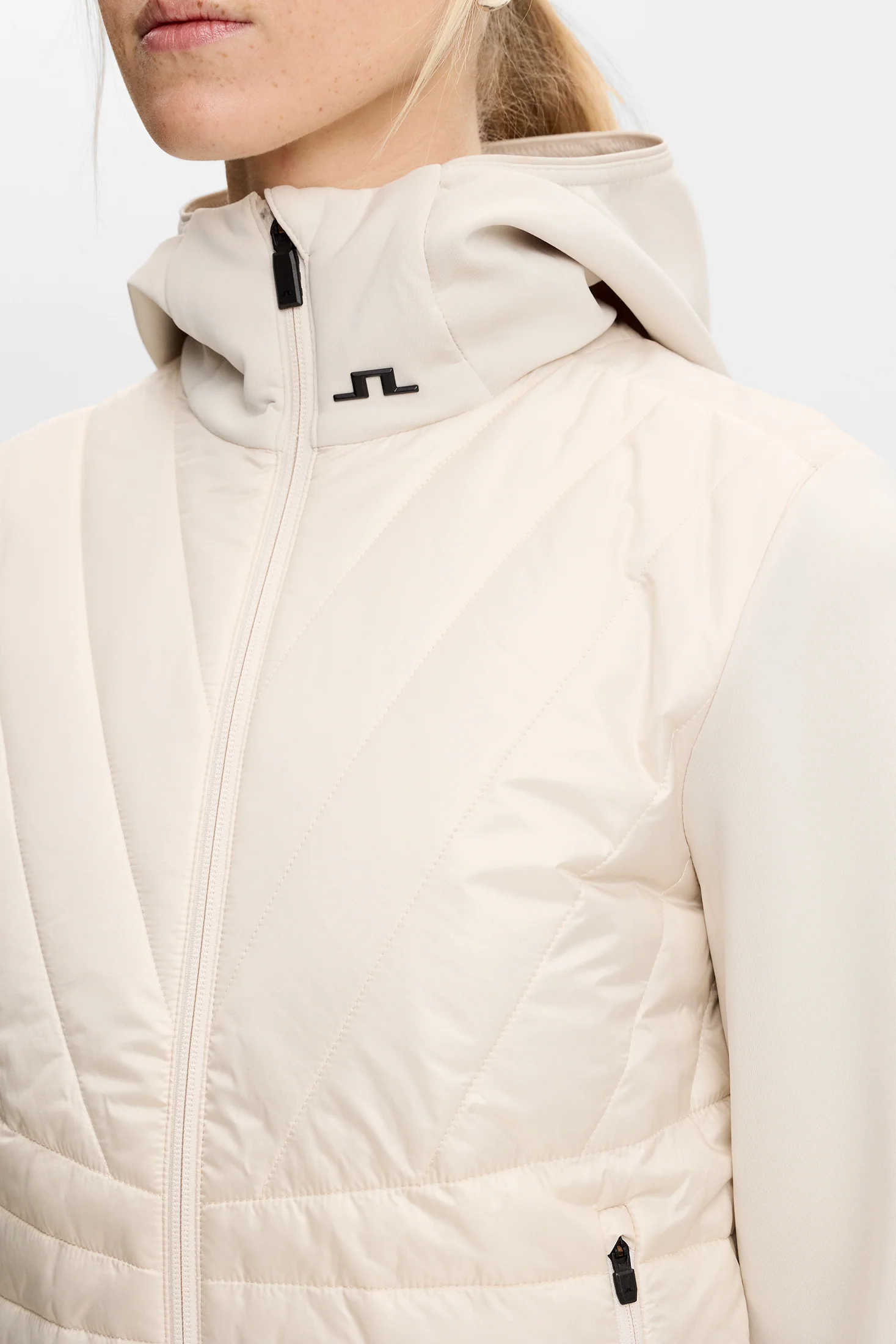 Holma Quilt Hybrid Hood / Moonbeam - Image 5