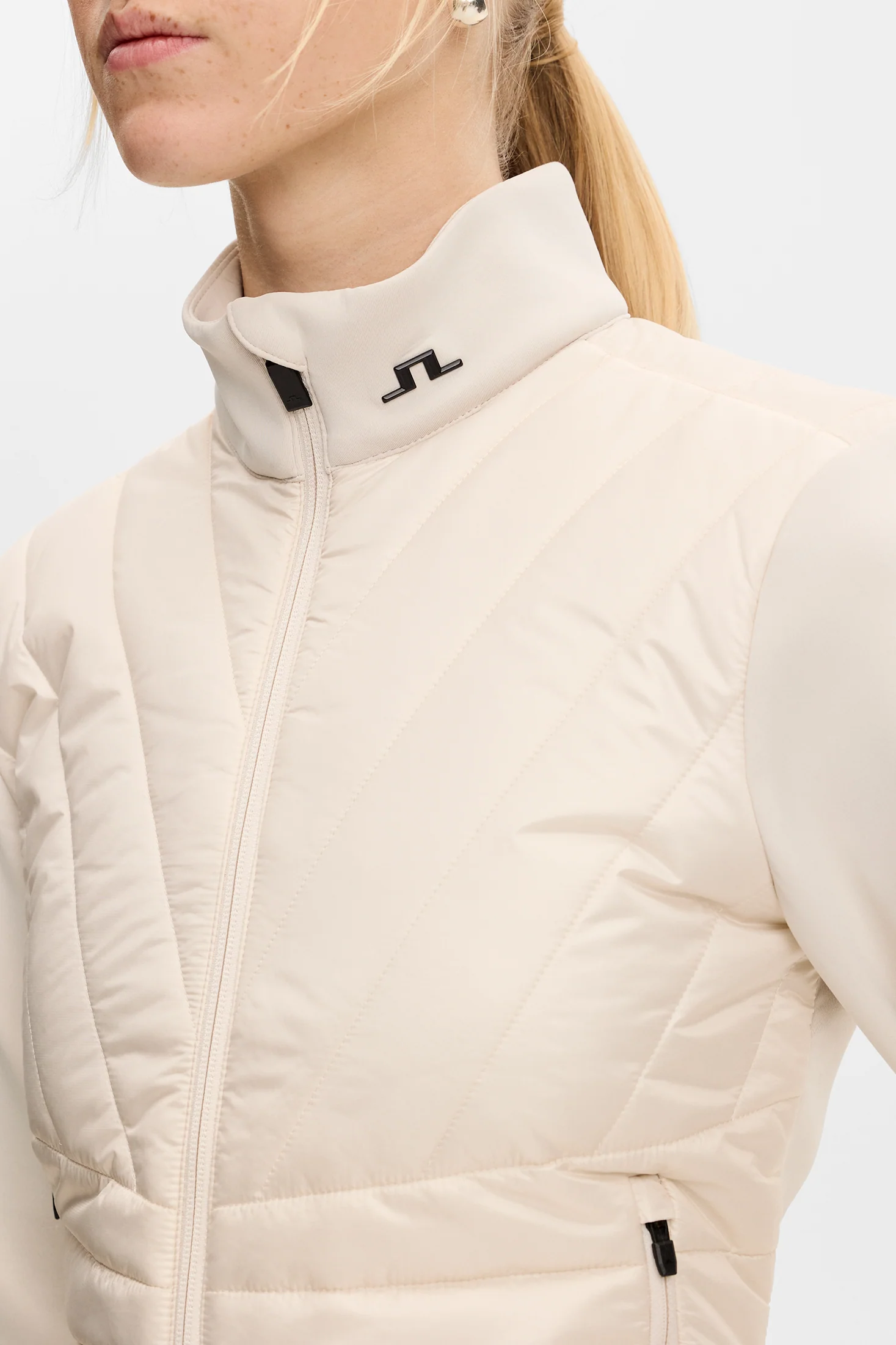 Holma Quilt Hybrid Jacket / Moonbeam - Image 8