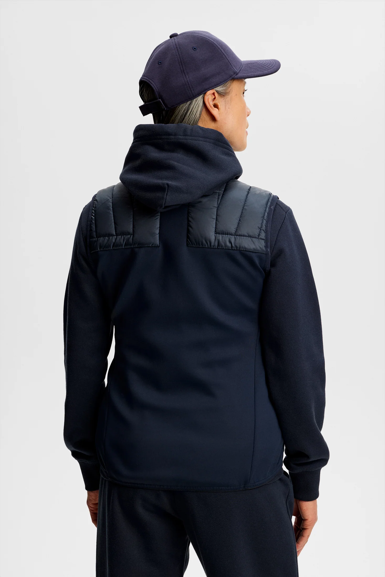 Holma Quilt Hybrid Vest / JL Navy - Image 3