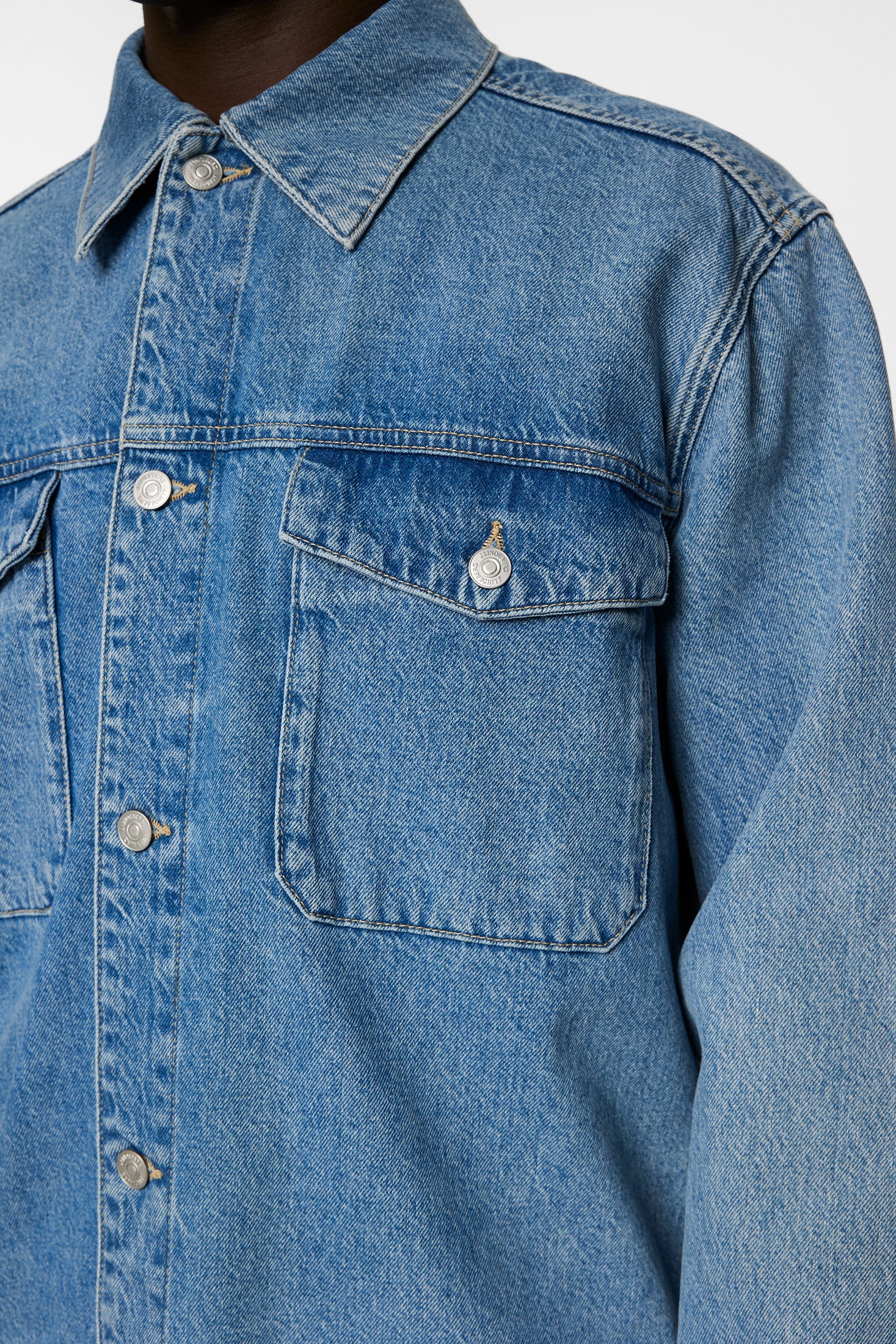 Hunt Washed Denim Overshirt / Light Blue - Image 7