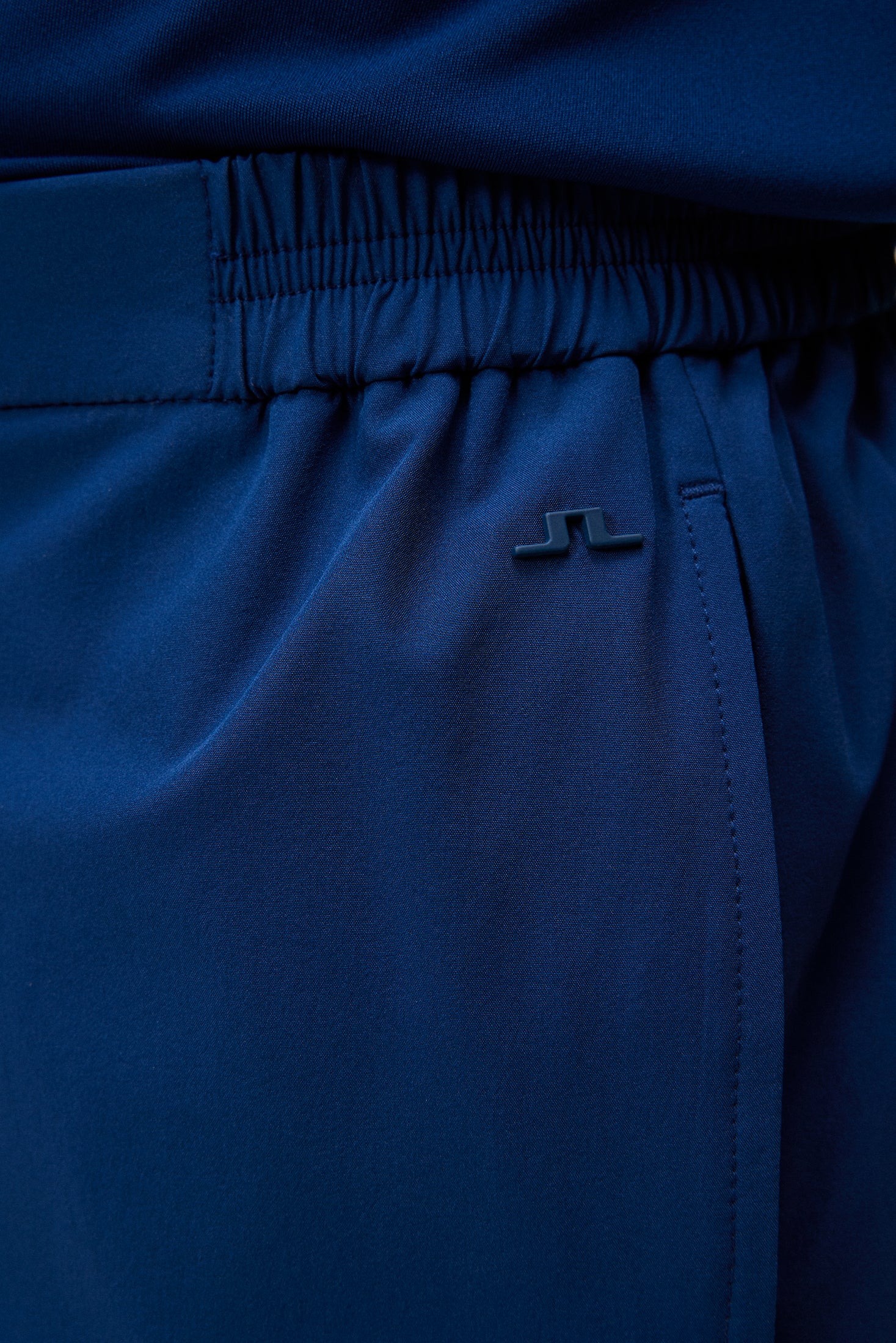 Hybrid Shorts / Estate Blue - Image 6