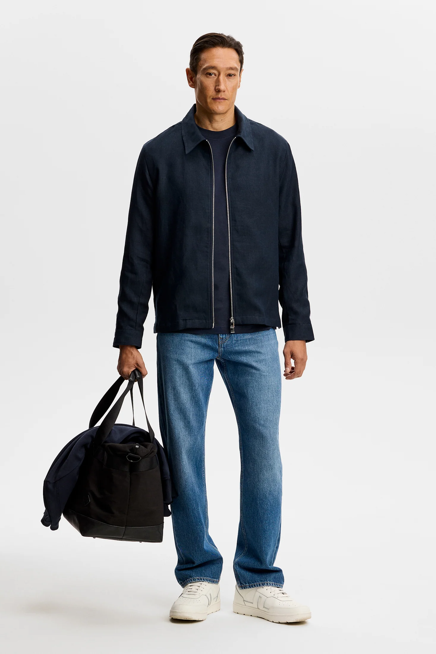 Julius Drape Linen Overshirt / JL Navy - Image 4