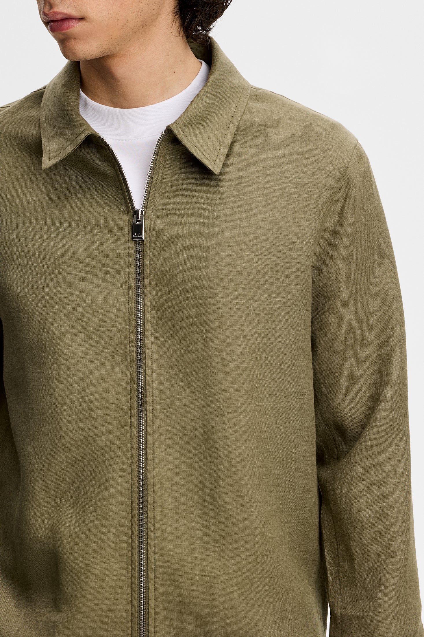 Julius Drape Linen Overshirt / Kalamata - Image 5