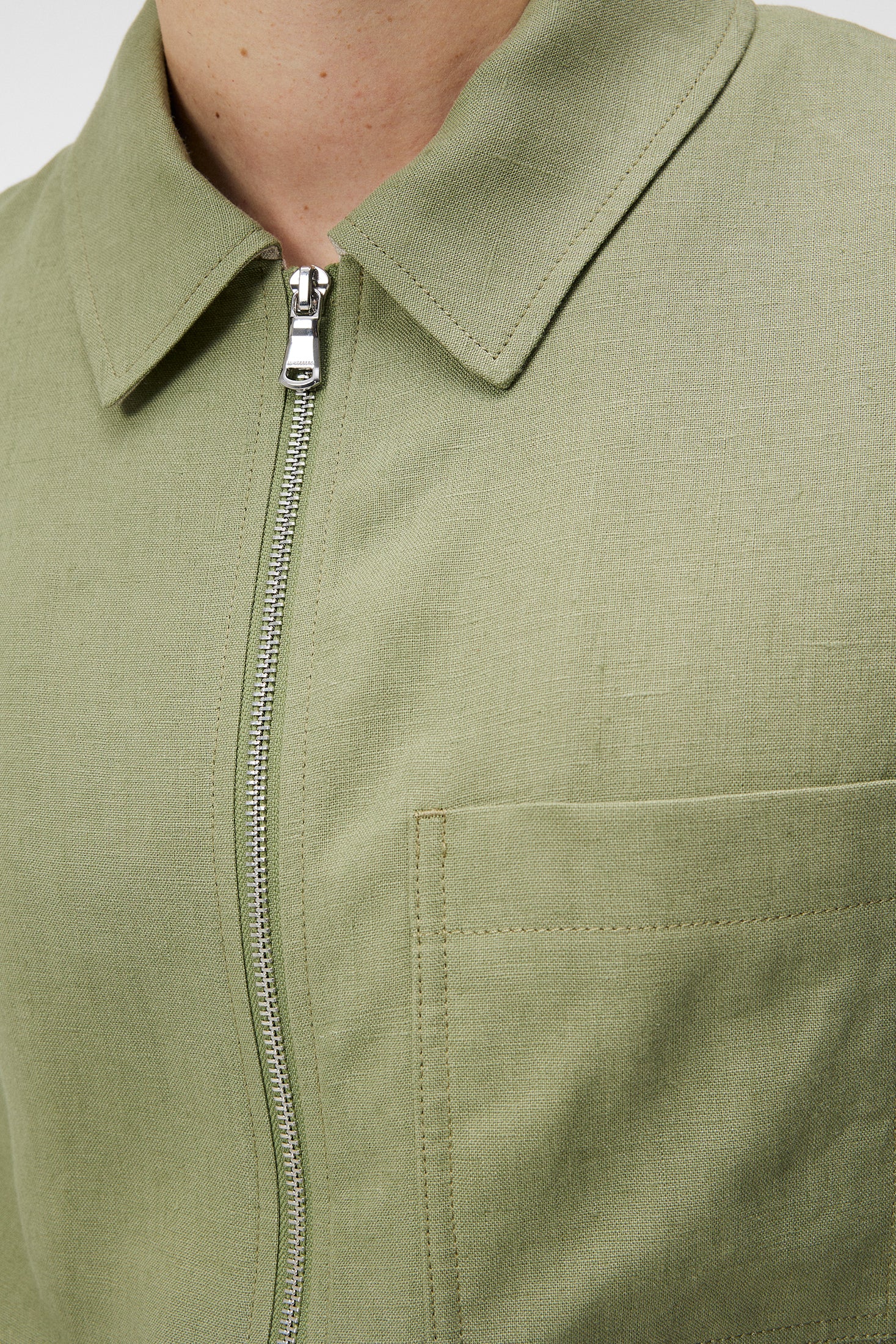 Julius Linen Overshirt / Oil Green - Image 6