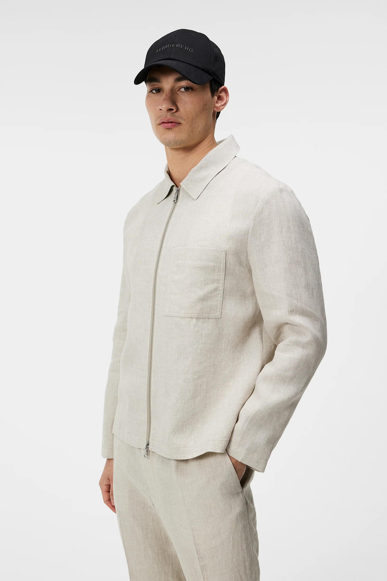Julius Linen Overshirt / Safari Beige - Image 2