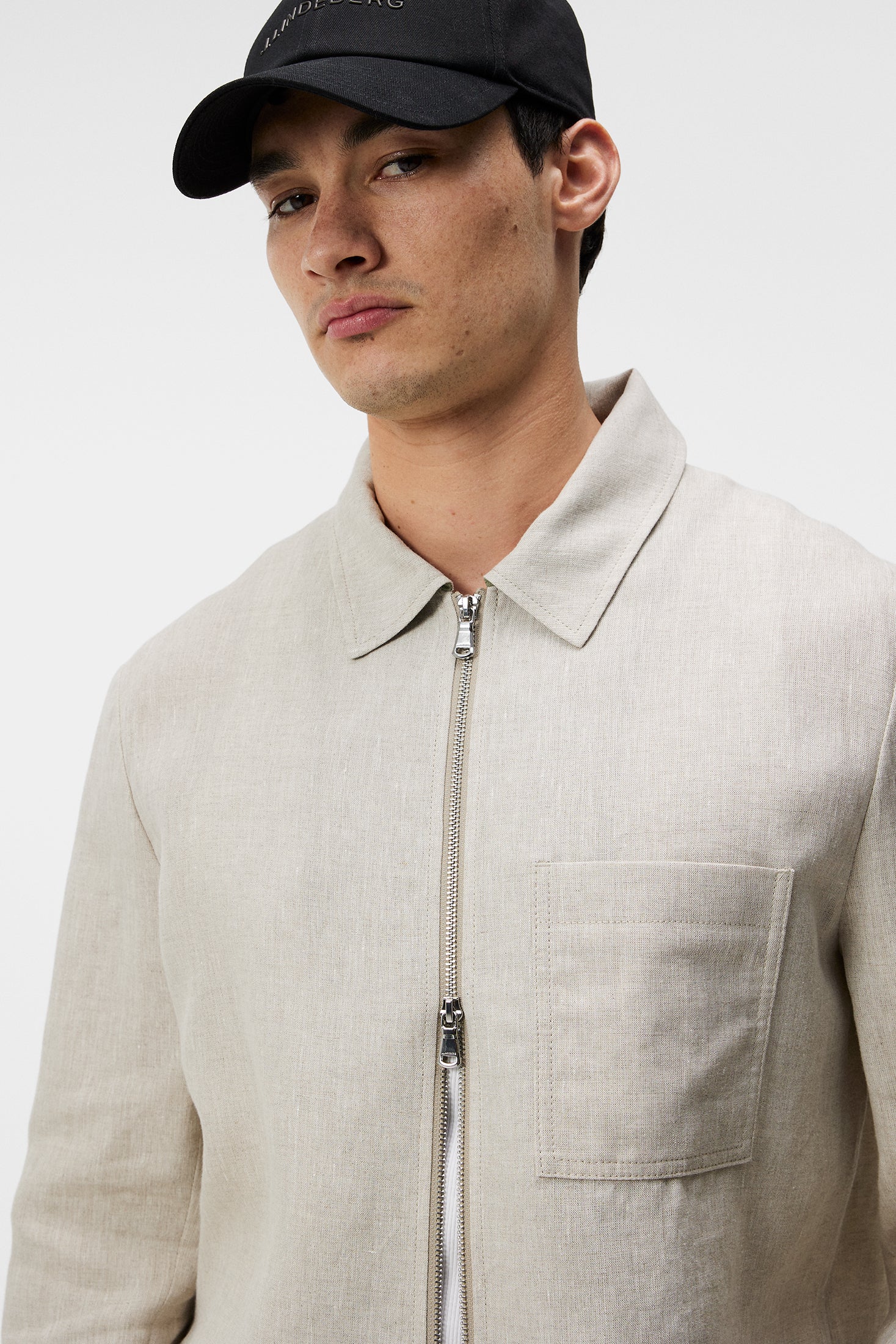 Julius Linen Overshirt / Safari Beige - Image 5