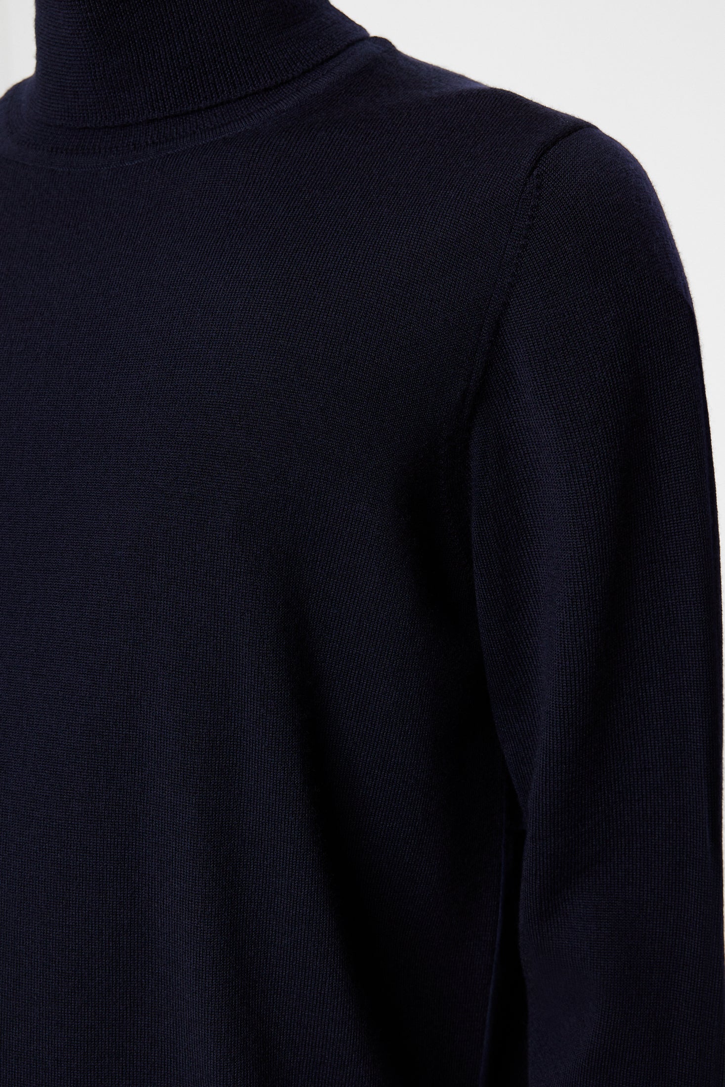 Kaden Merino Turtleneck / JL Navy - Image 6
