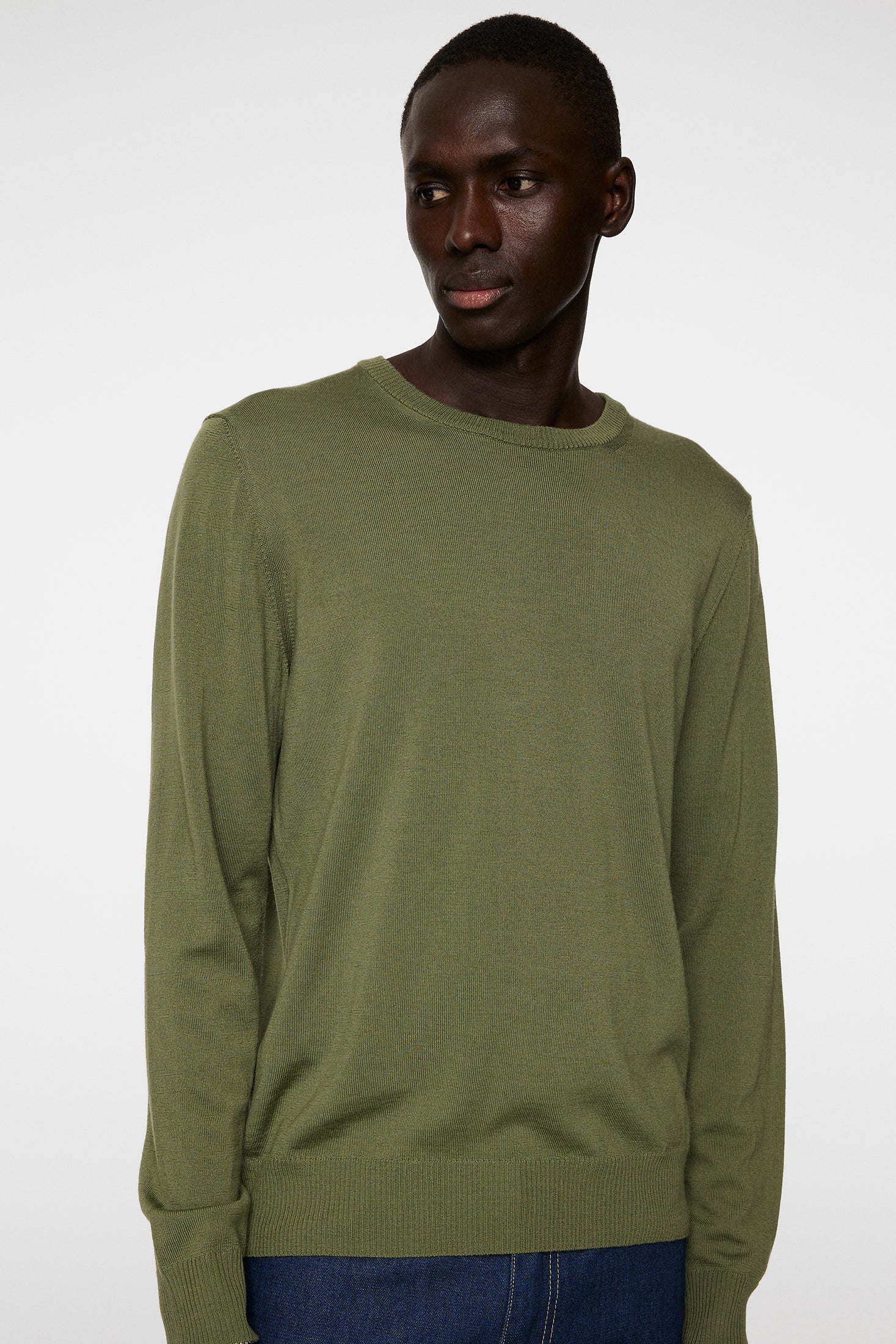 Keane Light Merino Crew Neck / Olivine - Image 5