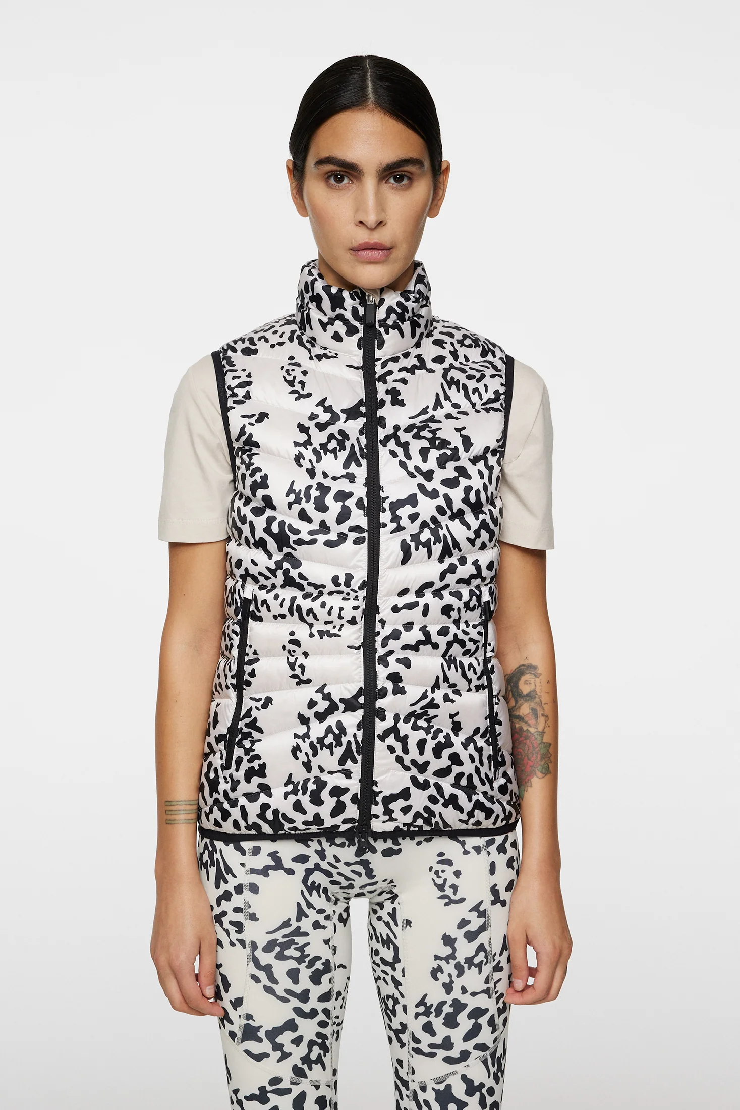 Lara Light Down Vest Print / Snake Rock Moonbeam M - Image 2