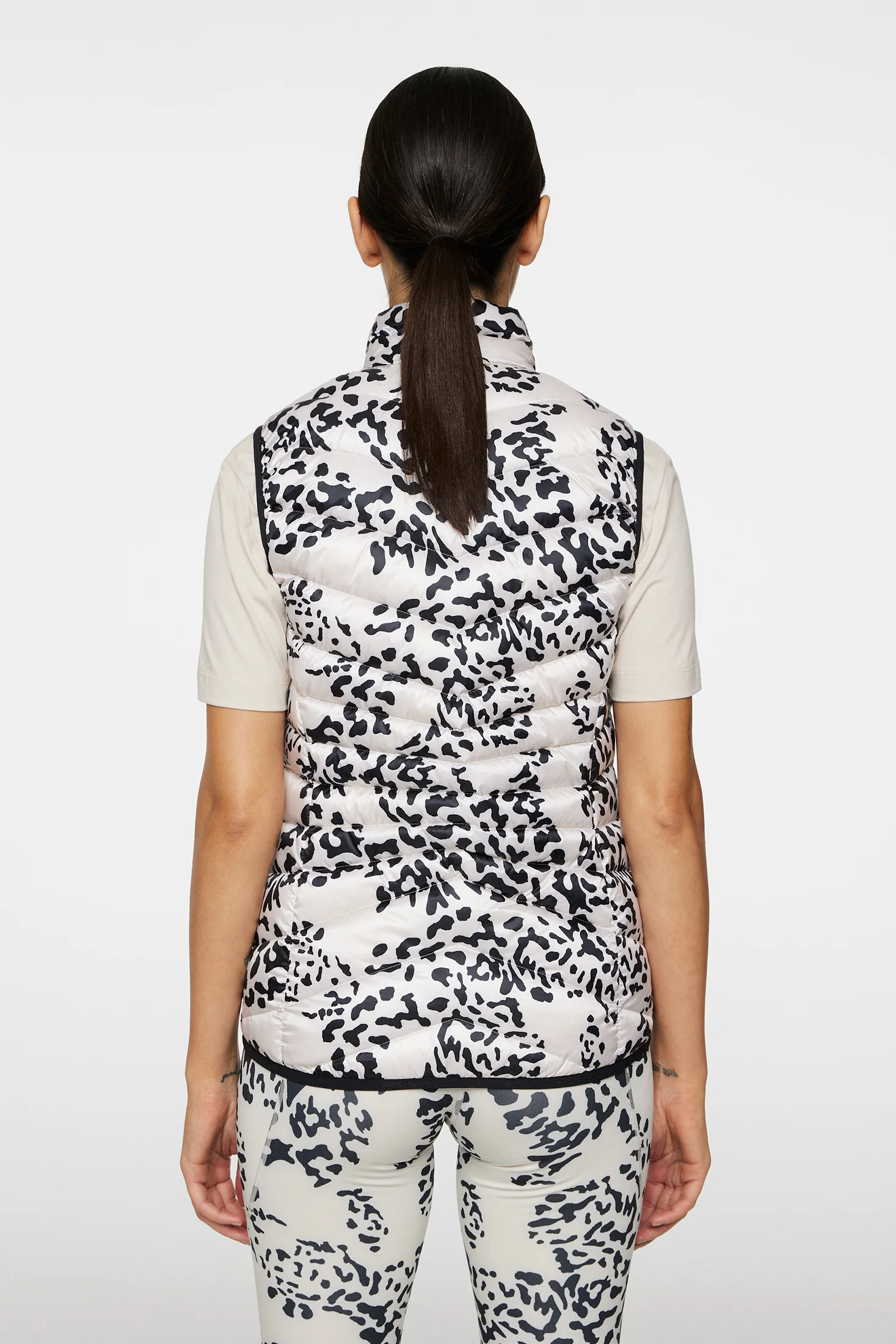 Lara Light Down Vest Print / Snake Rock Moonbeam M - Image 3