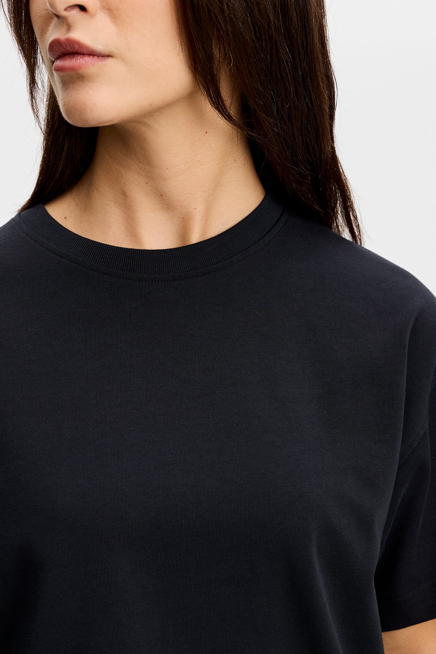 Lilly Boxy T-shirt / Black - Image 6