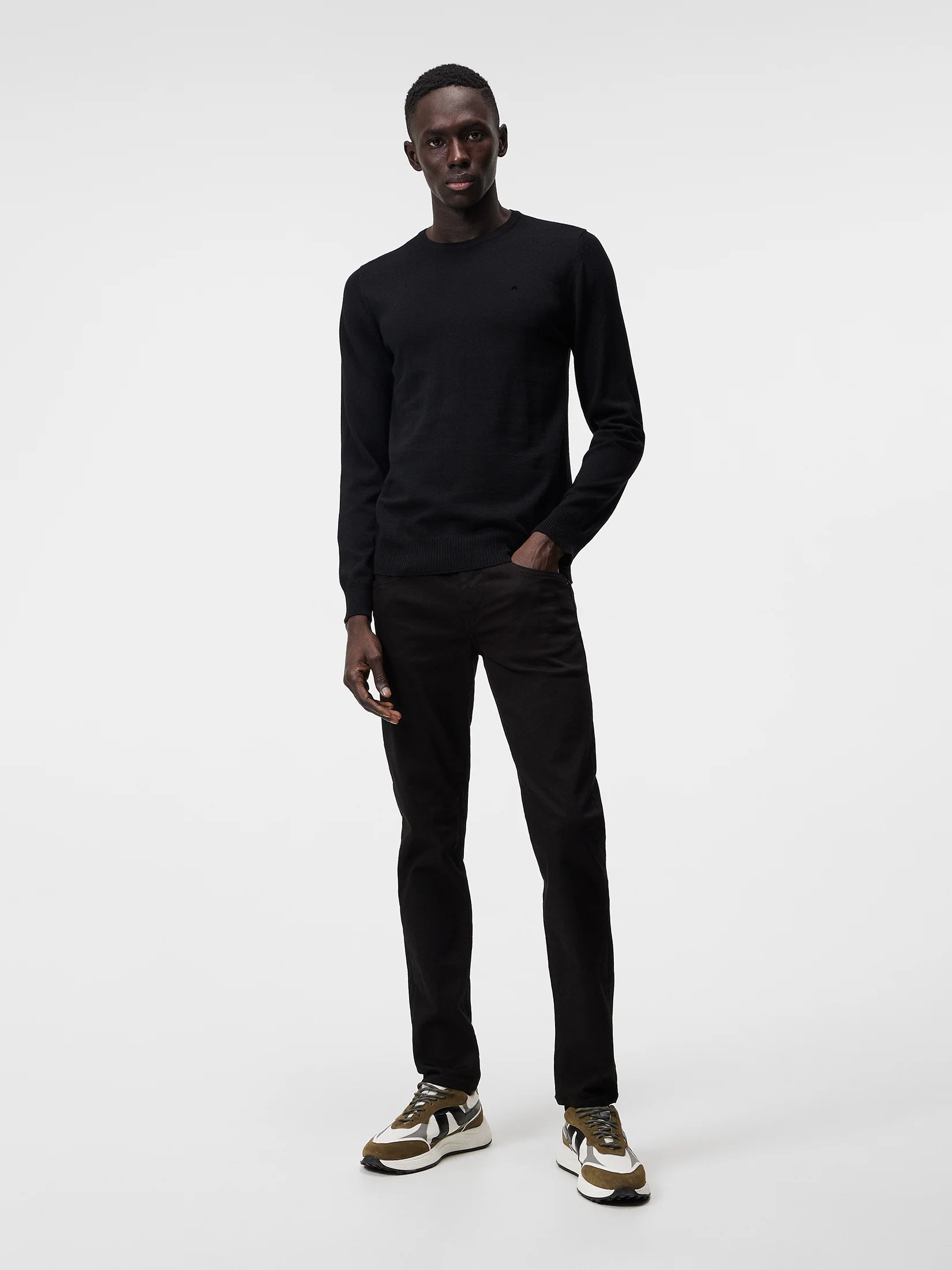 Lyle Merino Crew Neck Sweater / Black - Image 4
