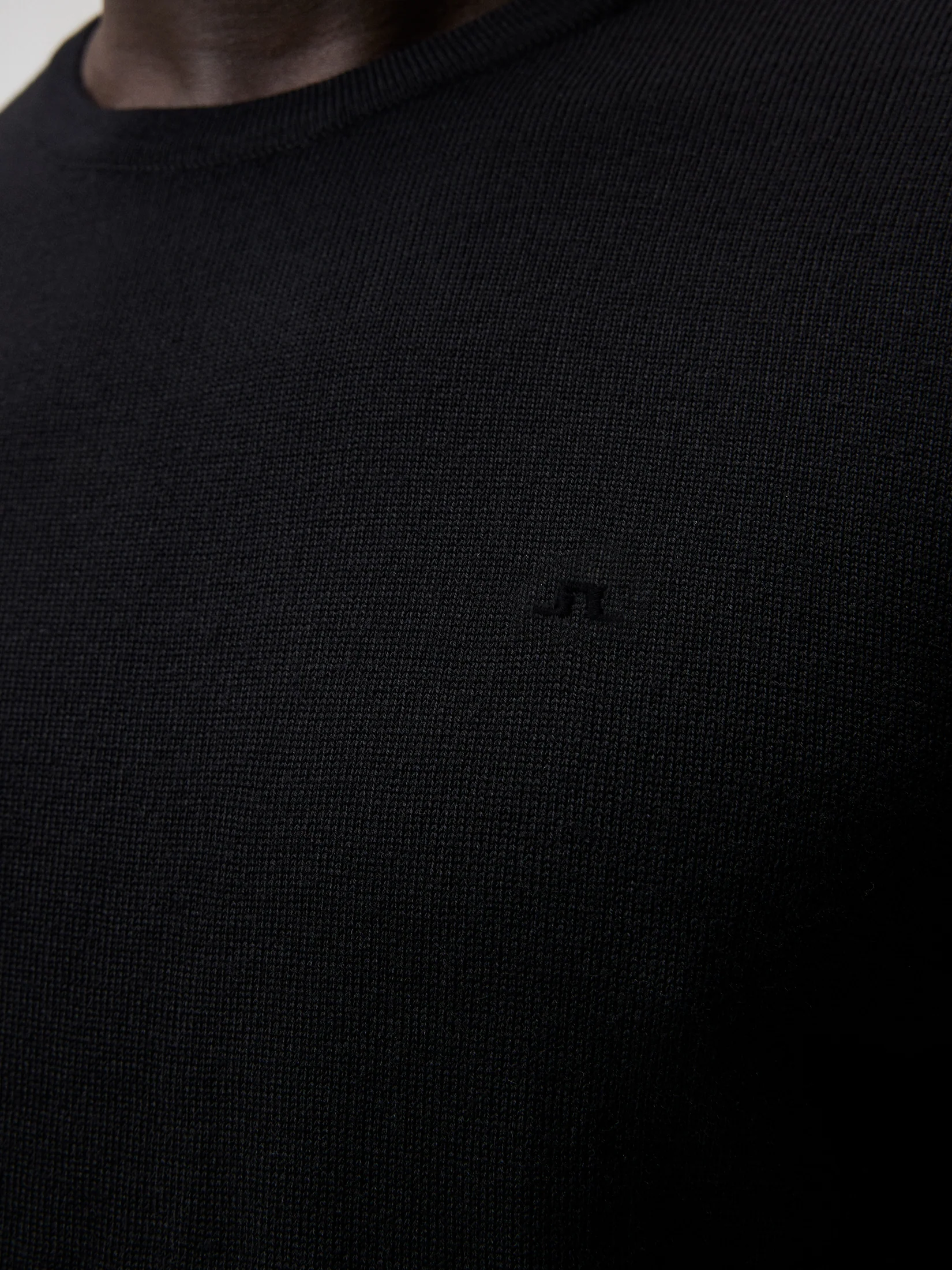 Lyle Merino Crew Neck Sweater / Black - Image 6