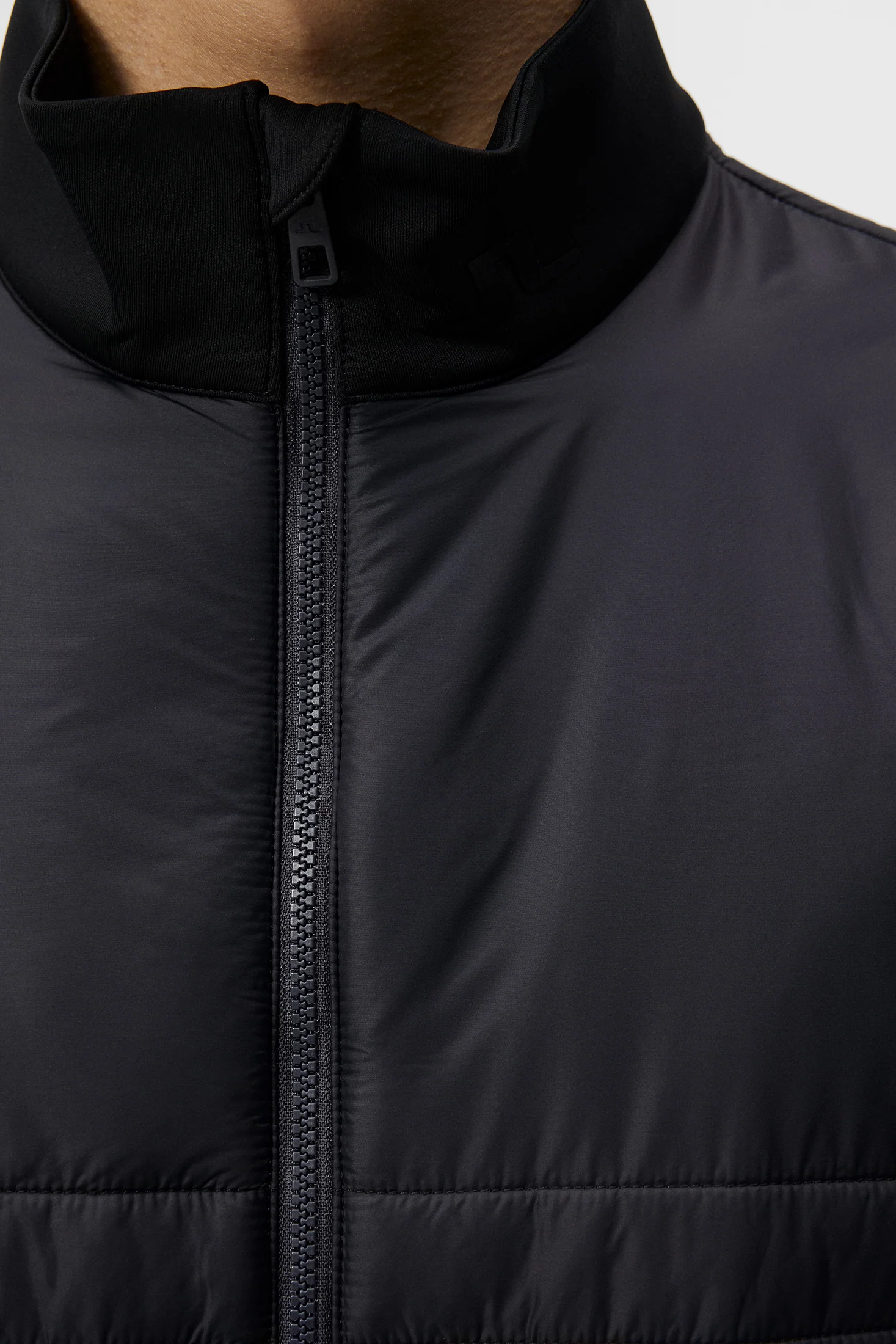 Martino Quilt Hybrid Vest / Black - Image 7