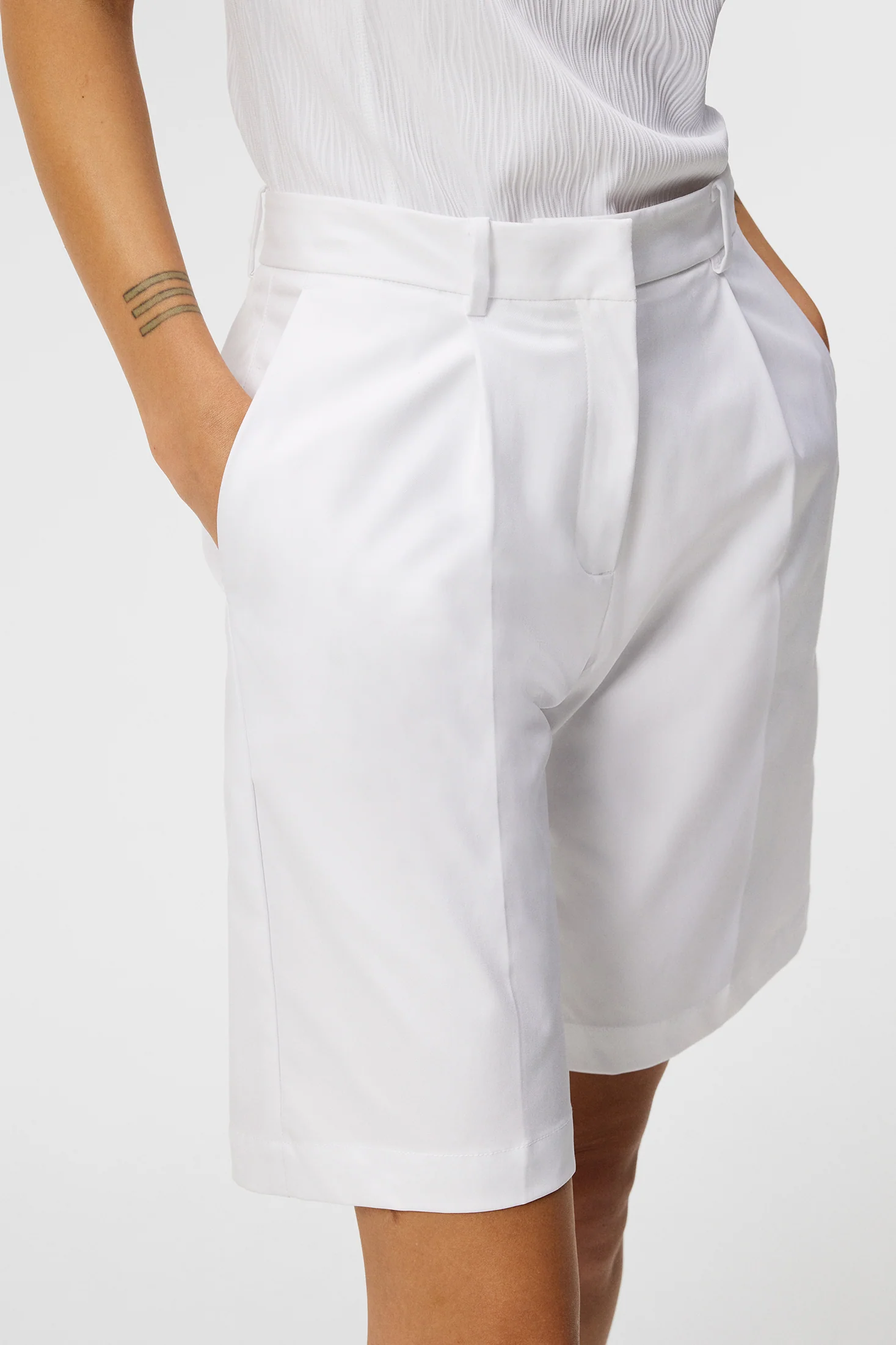 Megh Shorts / White - Image 5